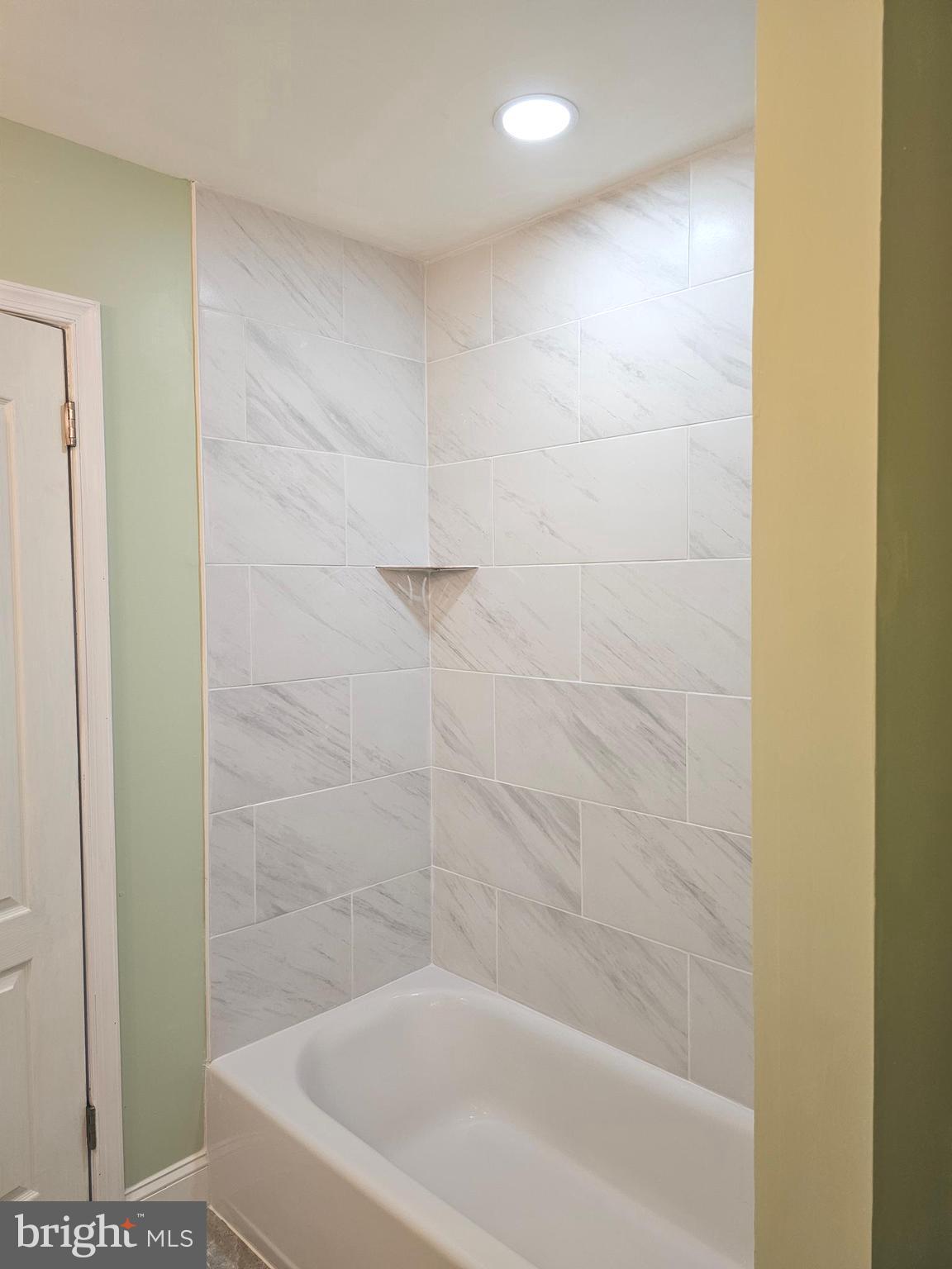 GWYNEDD POINTE - Residential