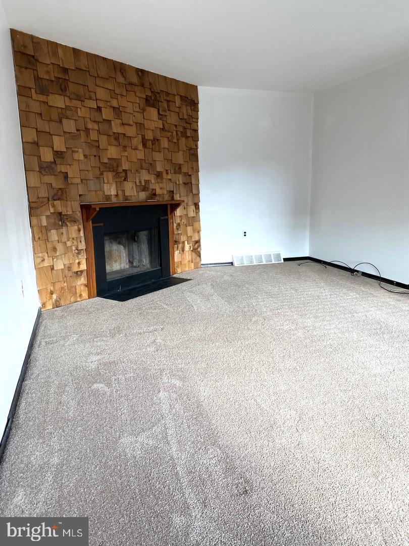 WHITPAIN HILLS - Residential