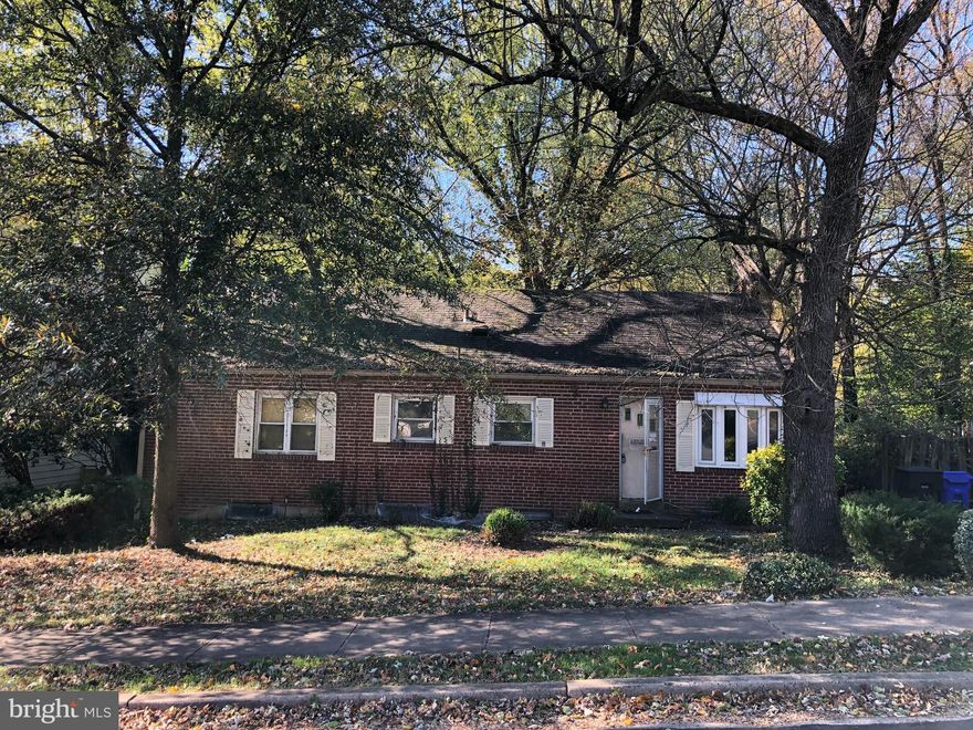 BEAUTIFUL LAND!  LEVEL IN FRONT BUT SLOPES TO THE BACK FOR A FULLY WALK-OUT LOWER LEVEL.   WALK  AROUND THE HOUSE FROM THE DRIVEWAY SIDE, DOWN THE STEPS, TO SEE THE LOT.                               NO INTERIOR INSPECTIONS.  THE VALUE IS IN THE LAND.  FABULOUS LOCATION.  OUTSTANDING SCHOOLS.  PRETTY WOODED LOT THAT LOOKS LIKE IT BACKS TO PARKLAND.  CLOSE TO McLEAN, TYSONS CORNER, CHAIN BRIDGE TO WASHINGTON D.C. AND CLOSE TO THE BELTWAY TO GO TO MARYLAND.  YOU MAY FEEL FREE TO WALK AROUND THE PROPERTY TO INSPECT THE LAND.