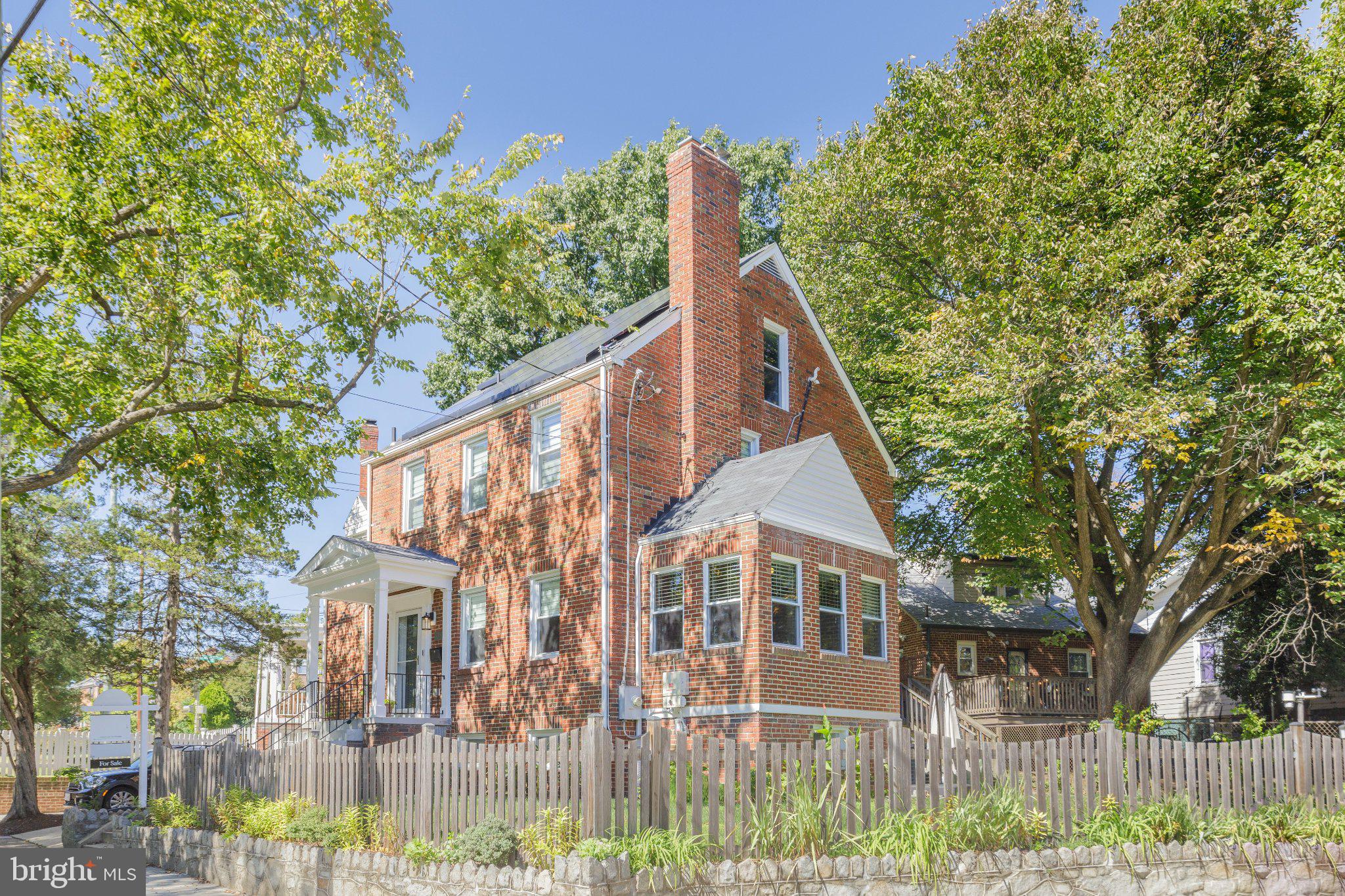 737 WHITTIER STREET NW