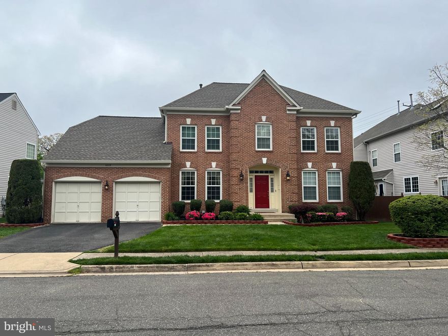 Beautiful single-family home in Autum Chase Hunt in Alexandria. 4 Bedrooms, 3 full bathrooms and 1 half bathroom. With basement, about 3,800 sf. The main level leads you to a formal dining room, office/library, bright kitchen area with big island, quartz countertop and stainless-steel appliances. A cozy fireplace in the family room off to the kitchen. New hardwood floors will be installed on the main level. Elegant master bedroom with huge bathroom and walk in closet. 3 additional large bedrooms and a hallway bathroom in upper level. Finished basement offers a wet bar, a 5th bedroom/den with full bathroom. Close to shopping, transportation, restaurants and lots of entertaining (Kingstown Towne Center)! Easy access to Metro, I-495, I-395, Fairfax County Parkway, DC, and Old Town Alexandria.