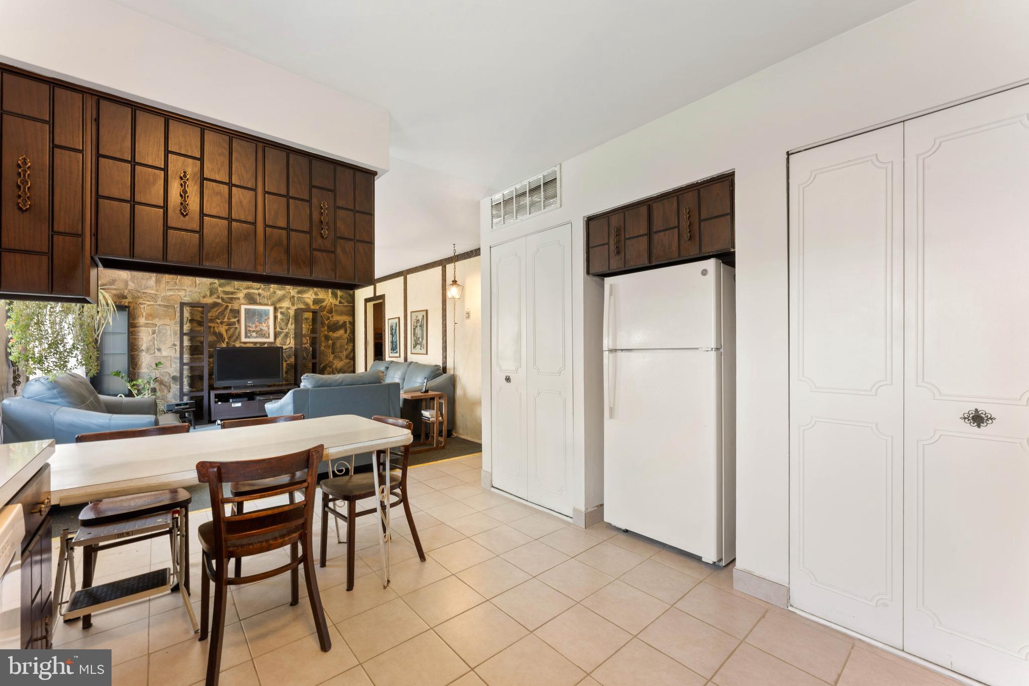 PHILADELPHIA (NORTHEAST) - Residential