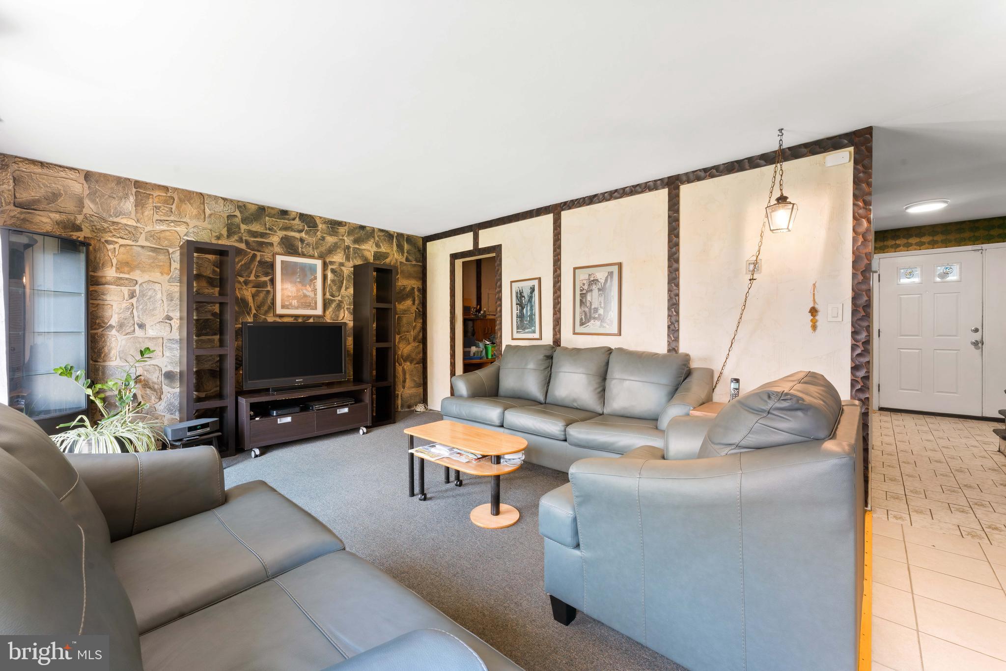 PHILADELPHIA (NORTHEAST) - Residential