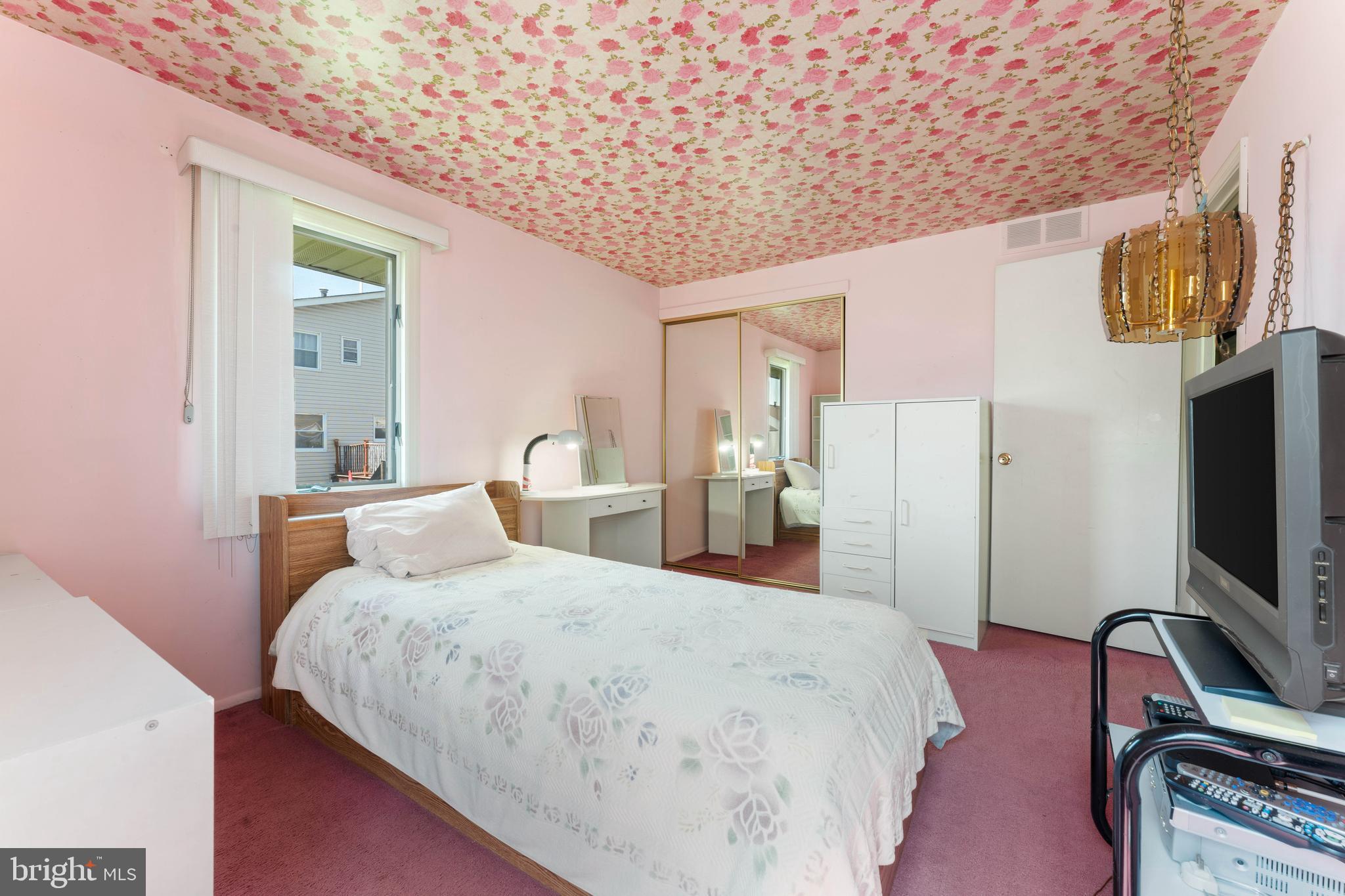 PHILADELPHIA (NORTHEAST) - Residential