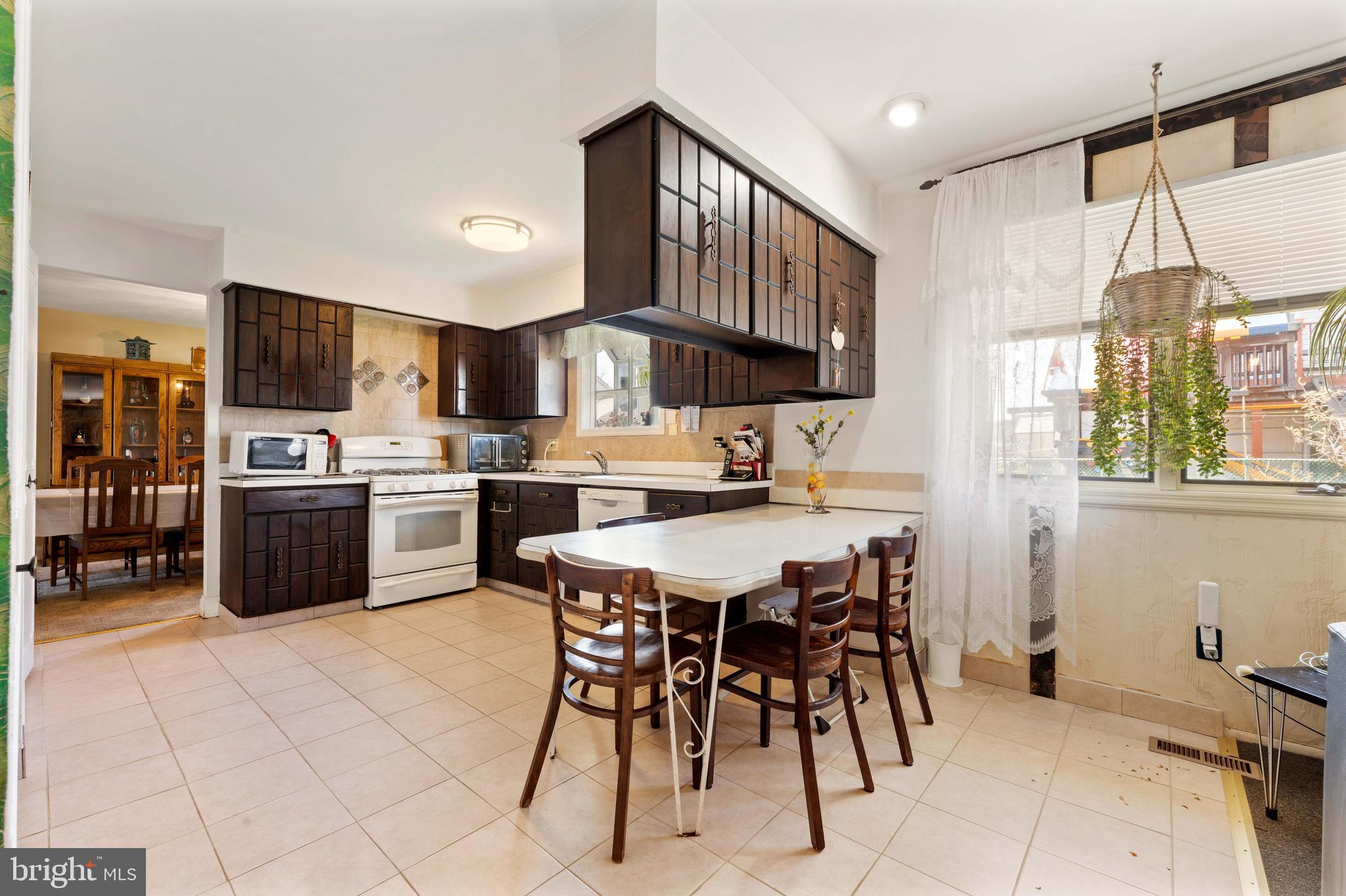 PHILADELPHIA (NORTHEAST) - Residential