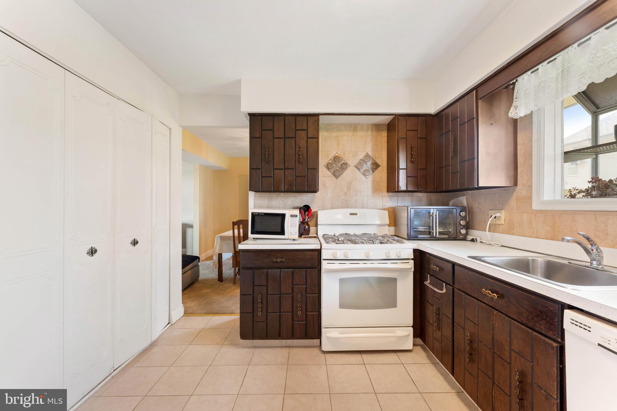 PHILADELPHIA (NORTHEAST) - Residential