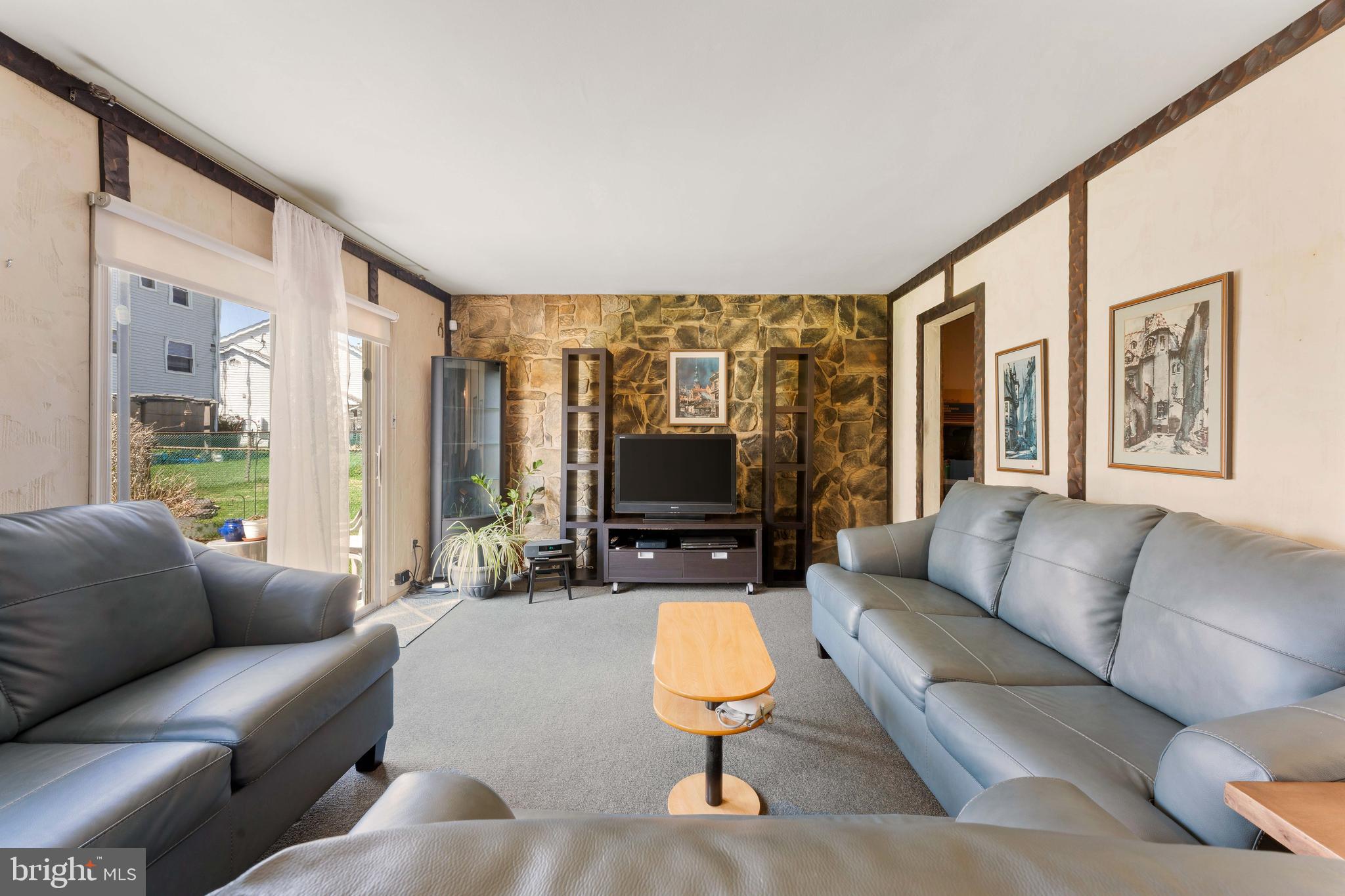 PHILADELPHIA (NORTHEAST) - Residential