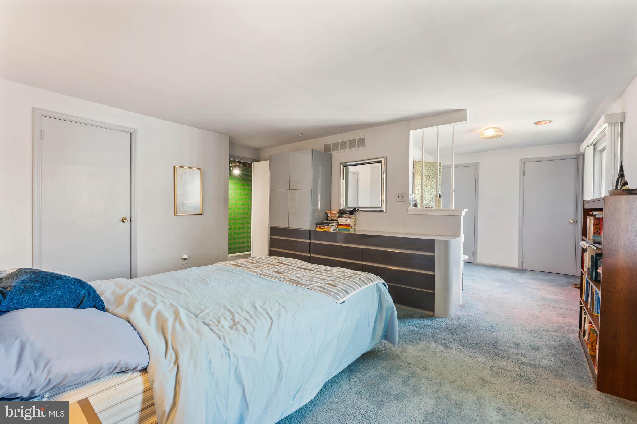 PHILADELPHIA (NORTHEAST) - Residential