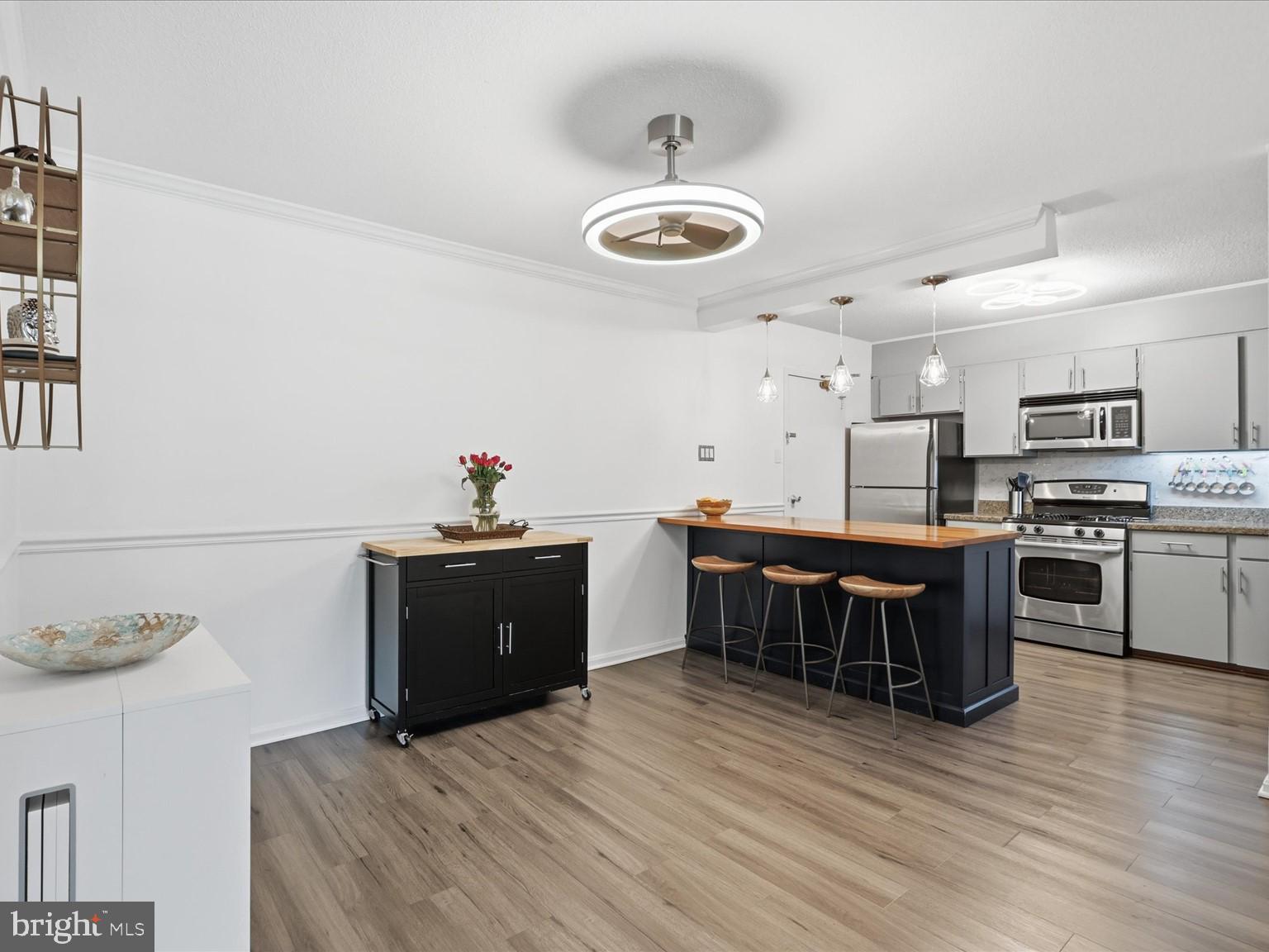 1300 ARMY NAVY DRIVE 125