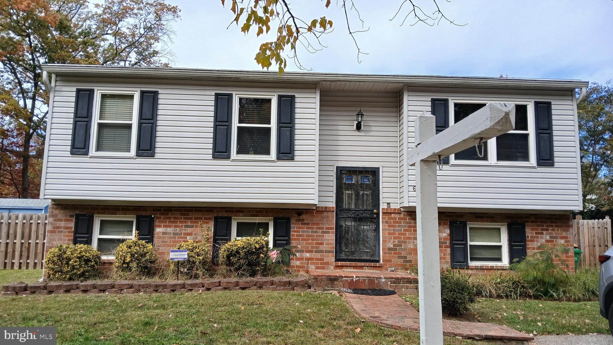 CLINTON WOODS - Residential