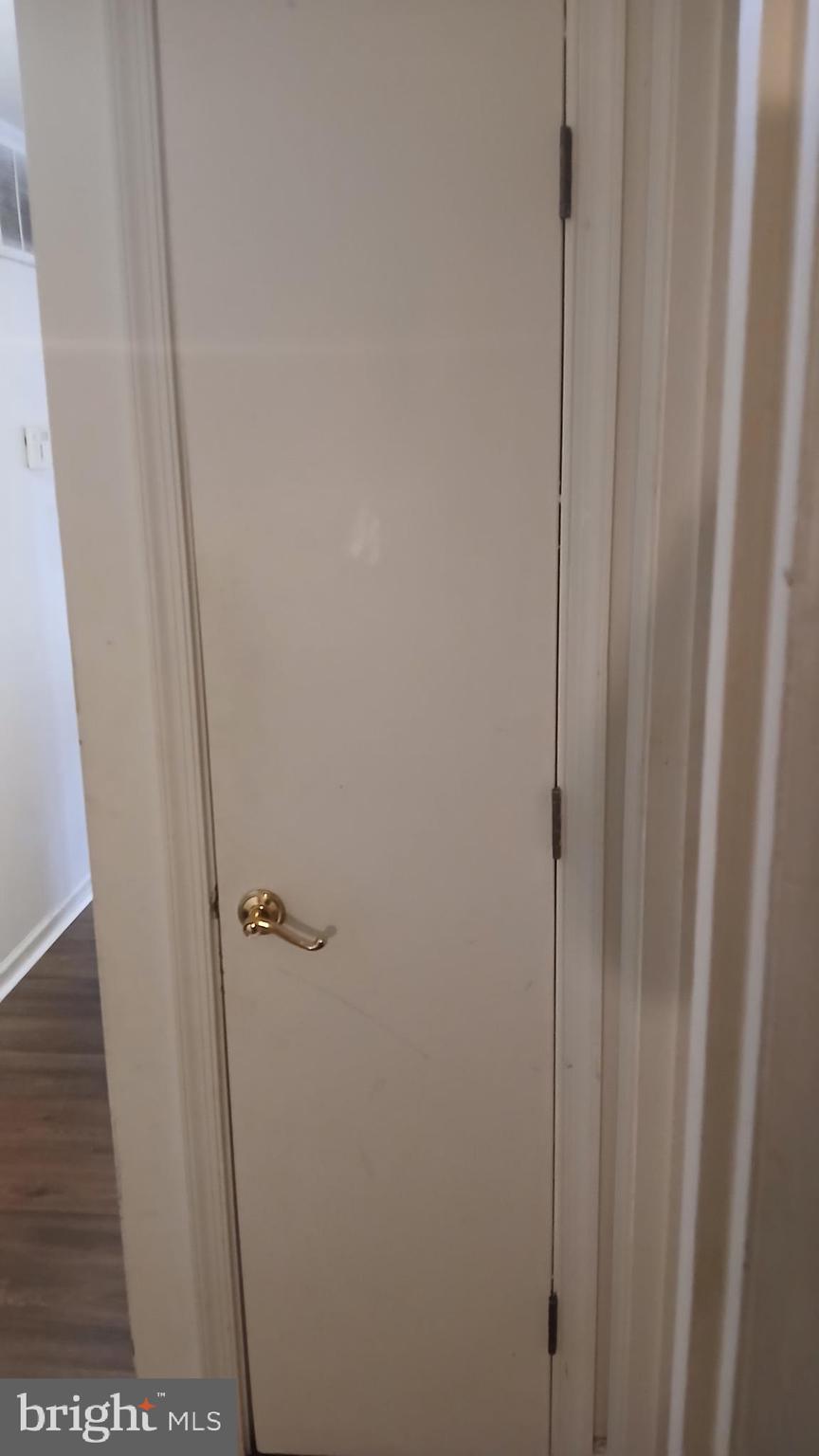 CLINTON WOODS - Residential