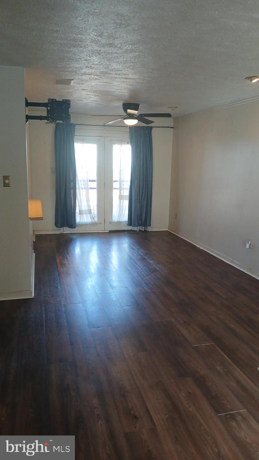 CLINTON WOODS - Residential