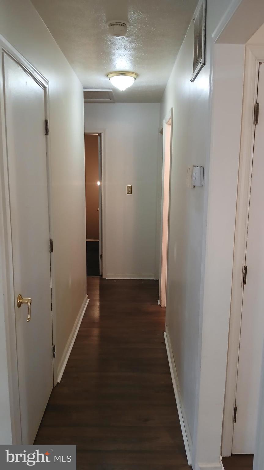 CLINTON WOODS - Residential