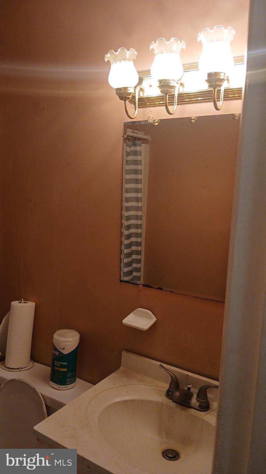 CLINTON WOODS - Residential