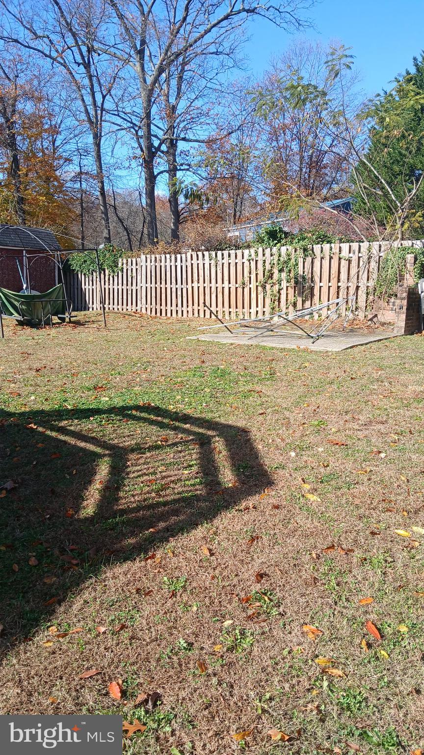 CLINTON WOODS - Residential