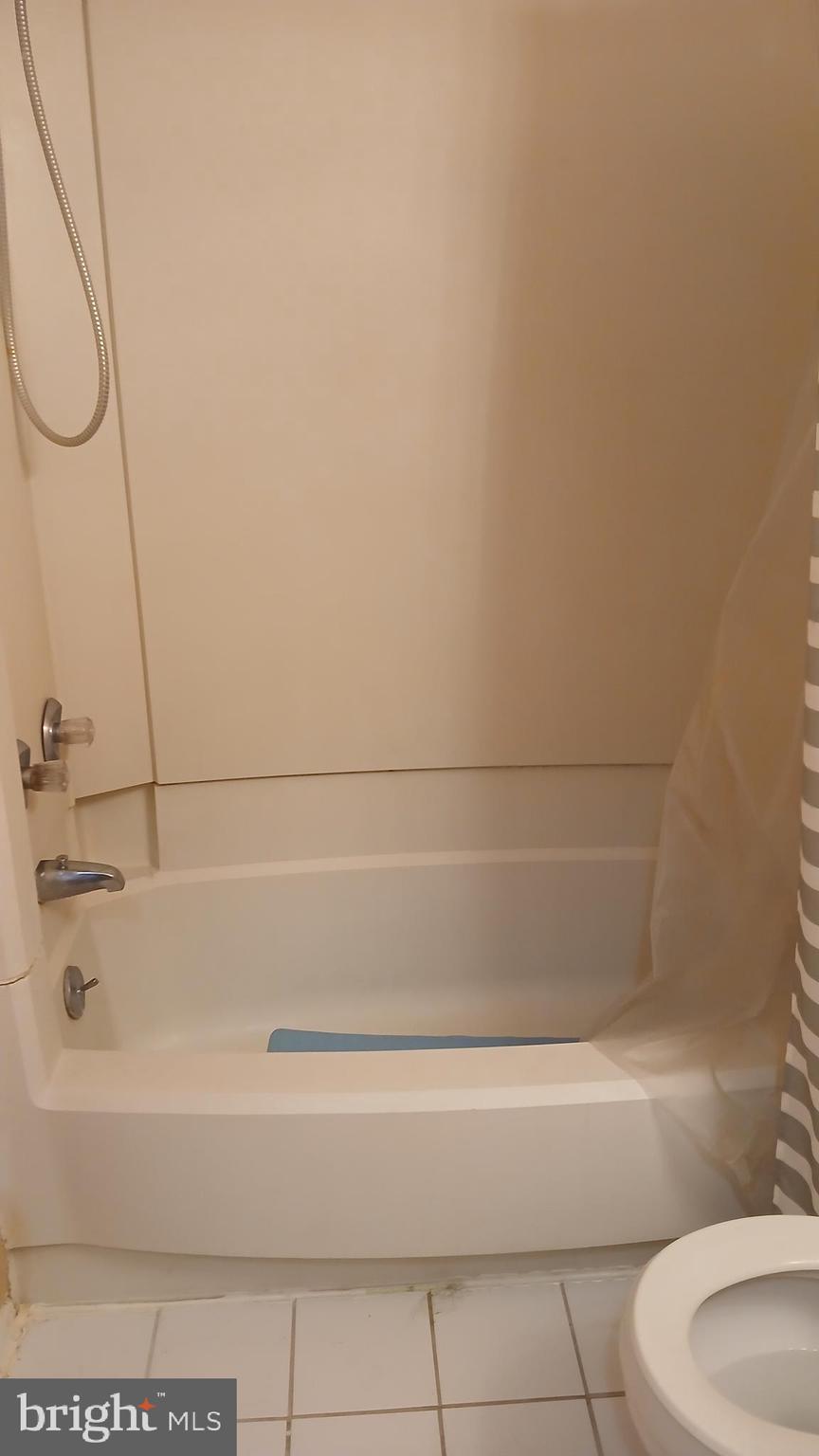 CLINTON WOODS - Residential