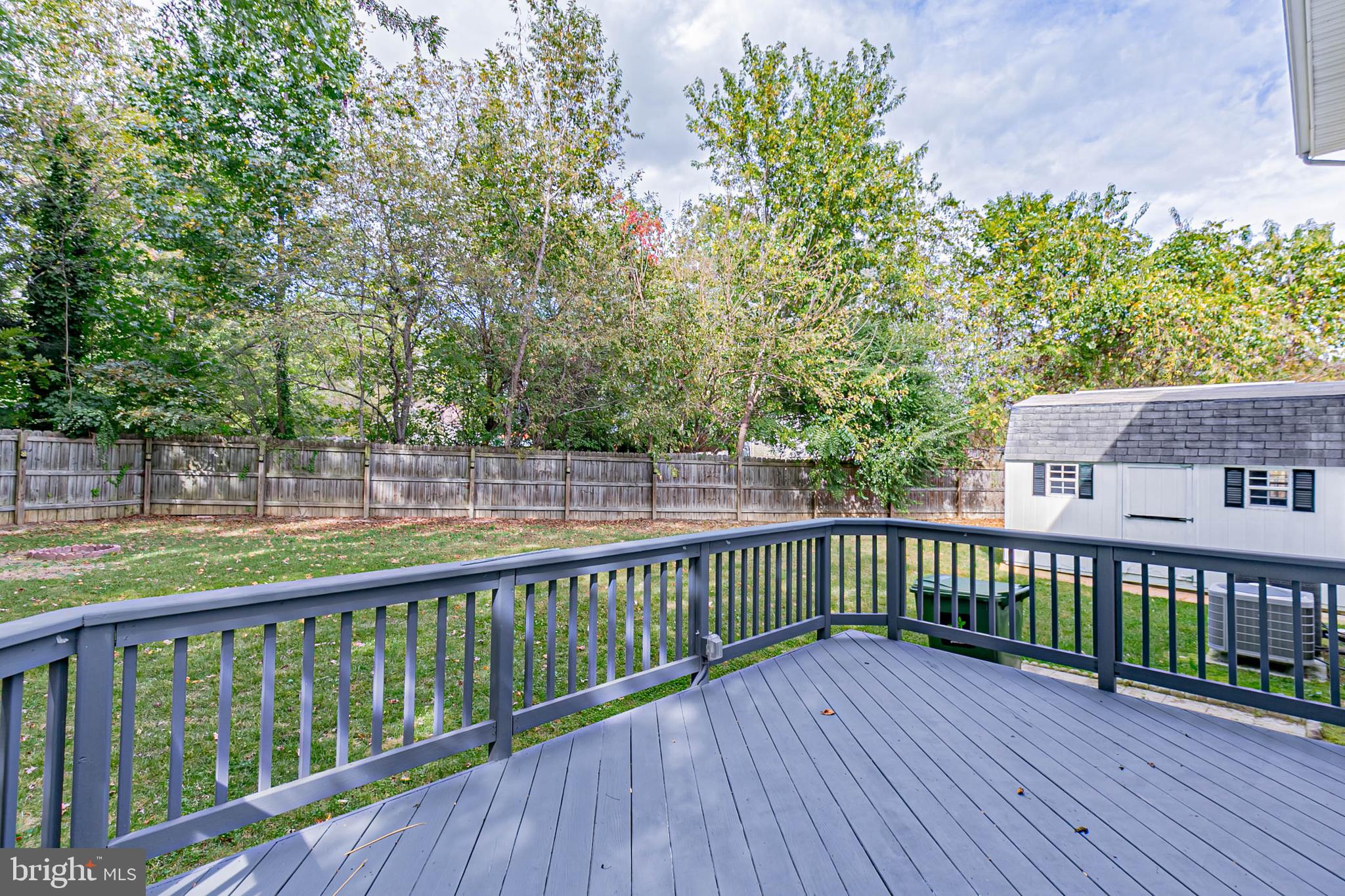 LAKE CAROLINE - Residential