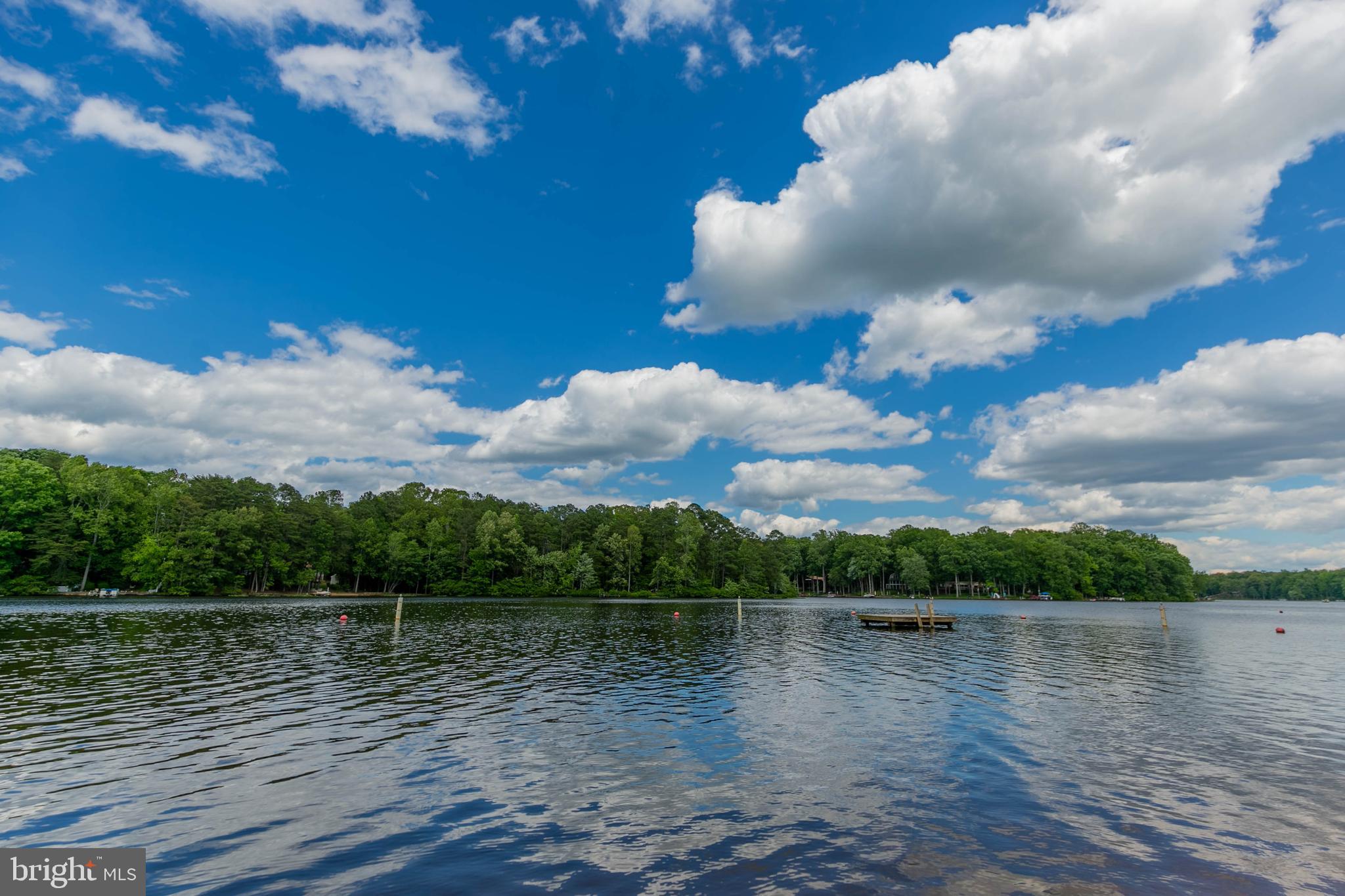 LAKE CAROLINE - Residential