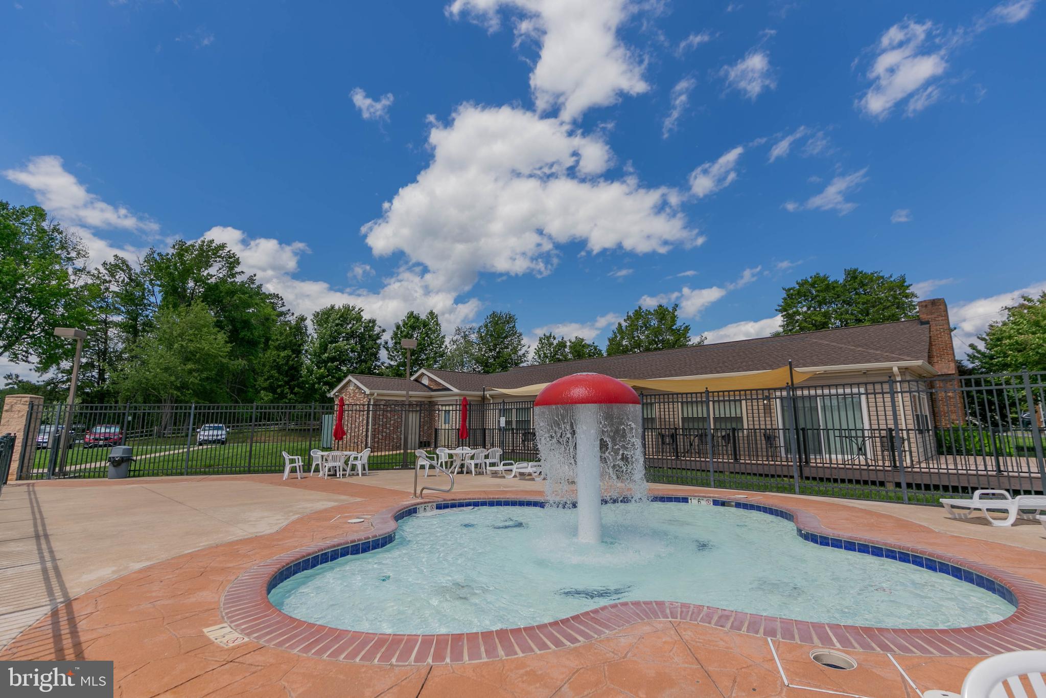 LAKE CAROLINE - Residential