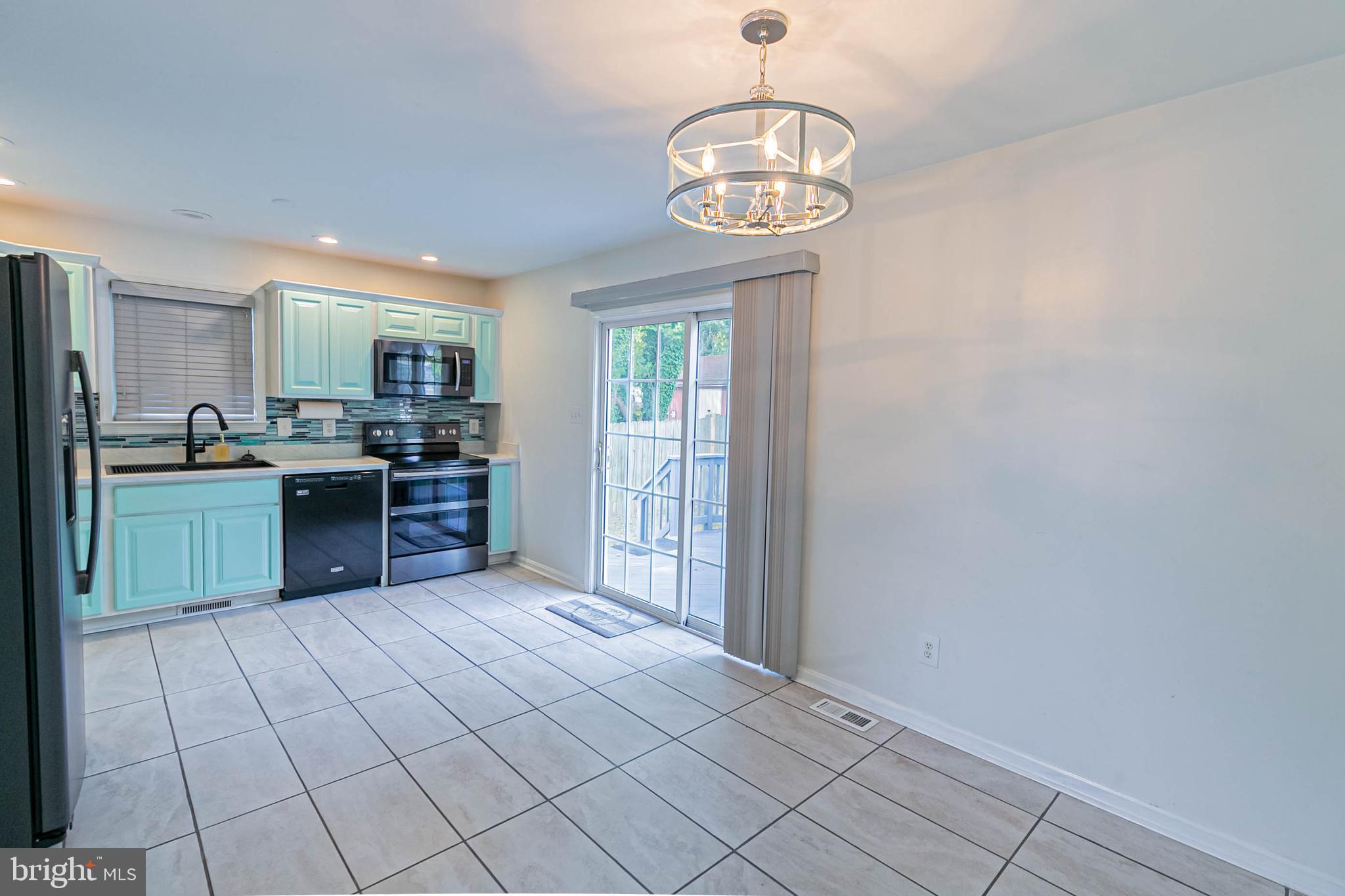 LAKE CAROLINE - Residential