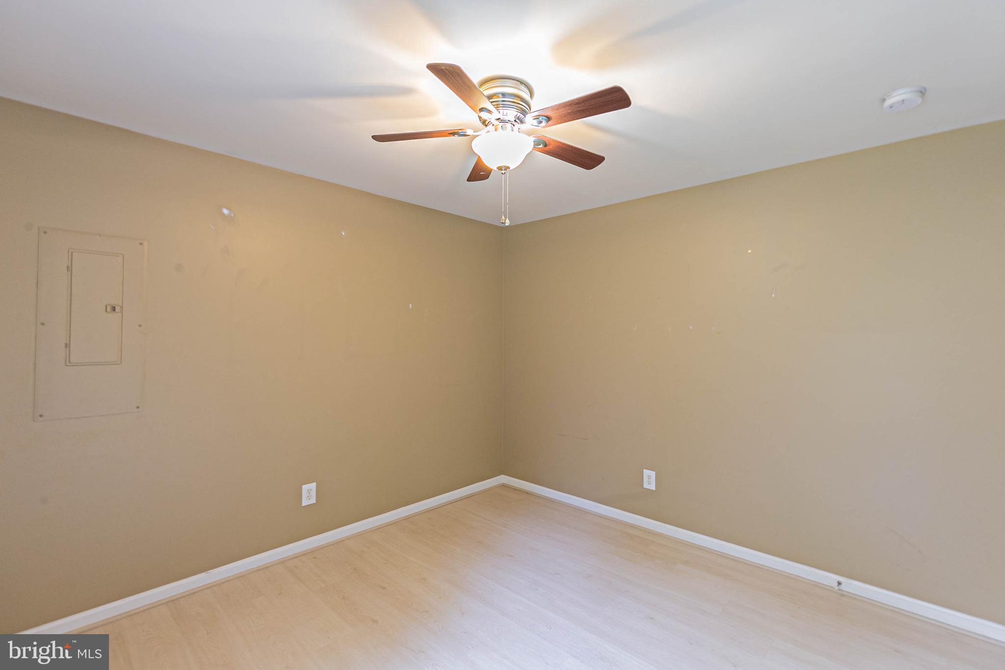 LAKE CAROLINE - Residential