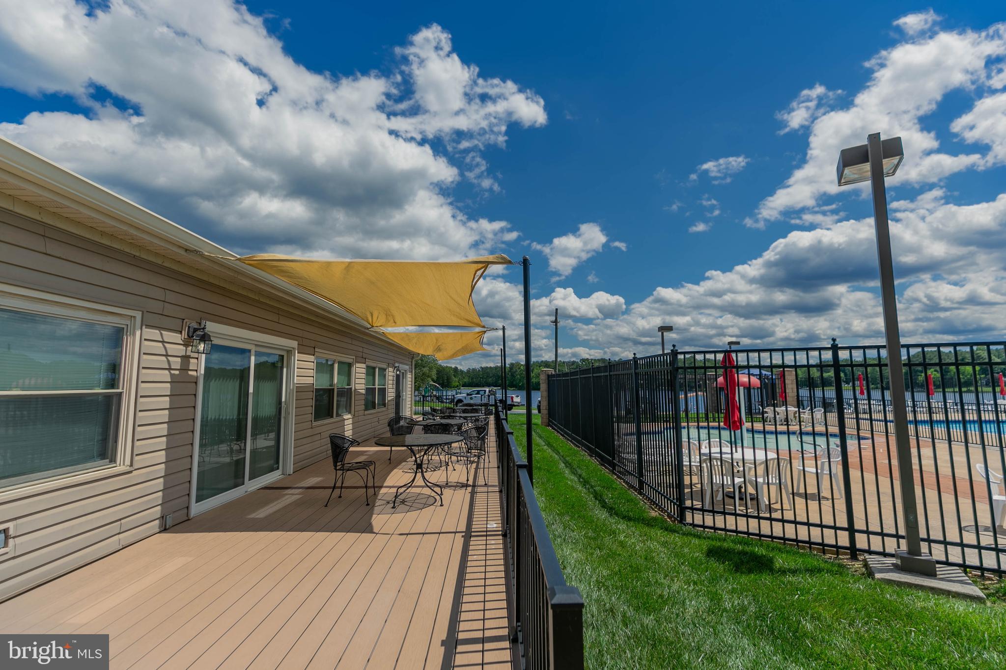 LAKE CAROLINE - Residential