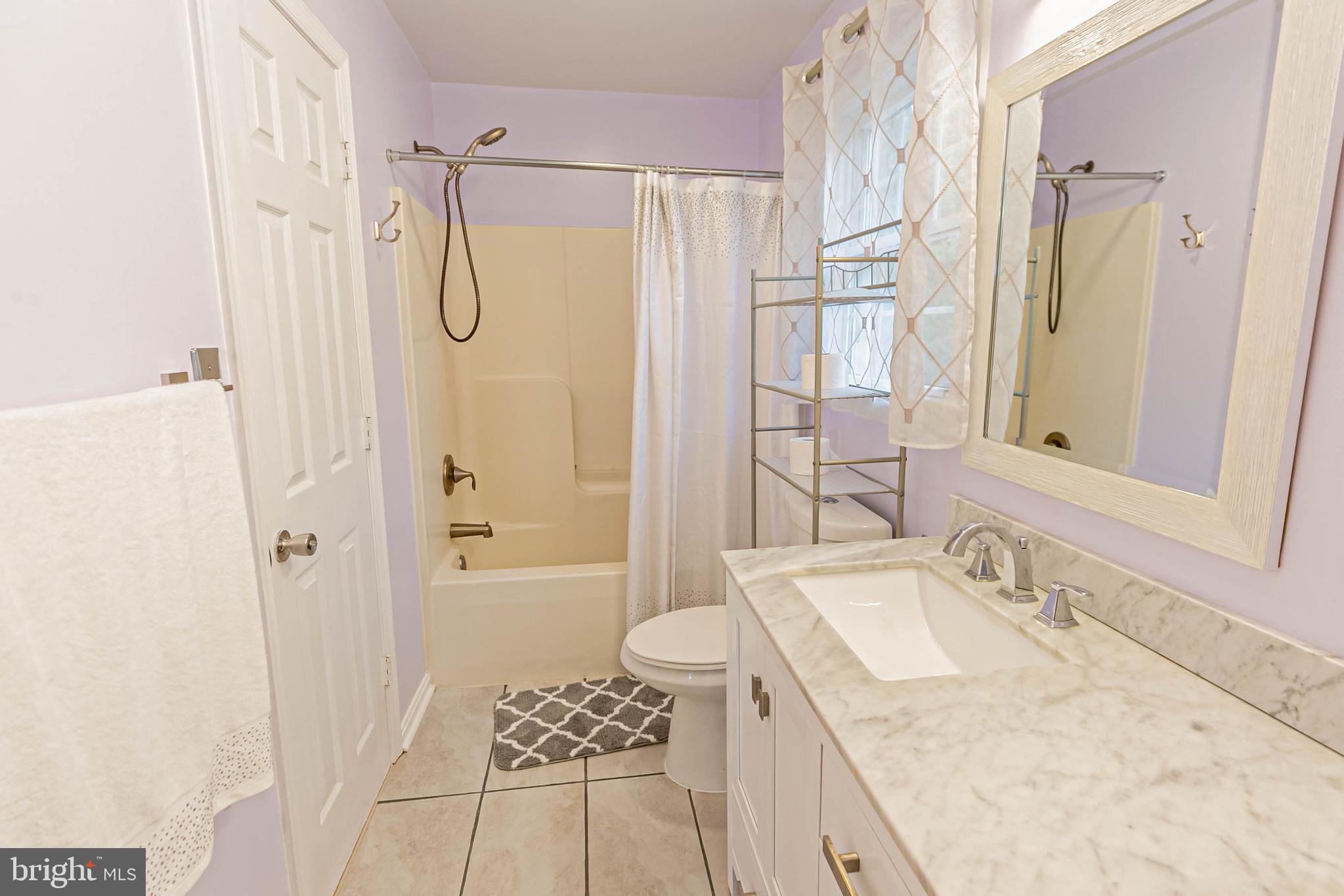 LAKE CAROLINE - Residential