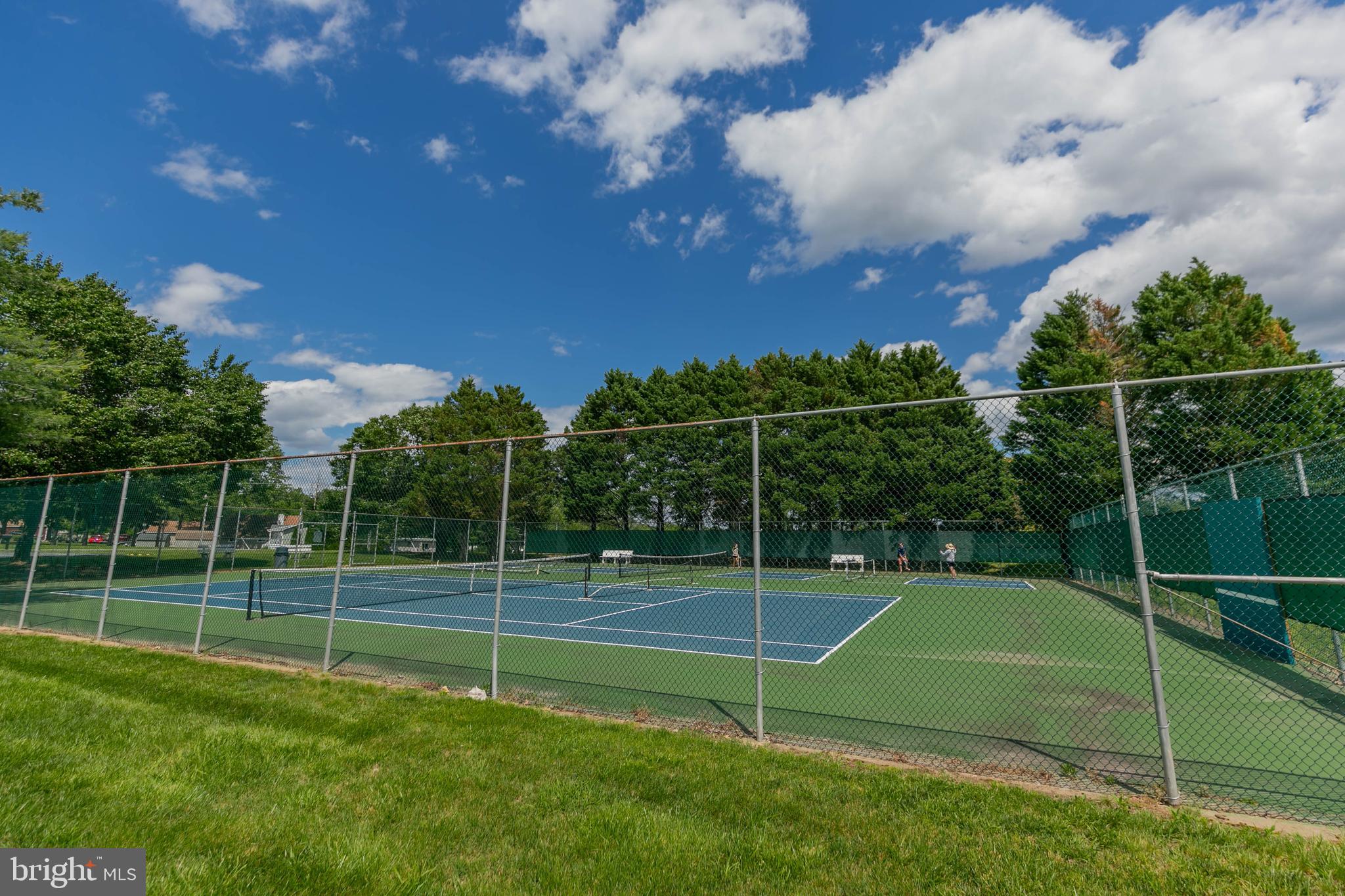 LAKE CAROLINE - Residential