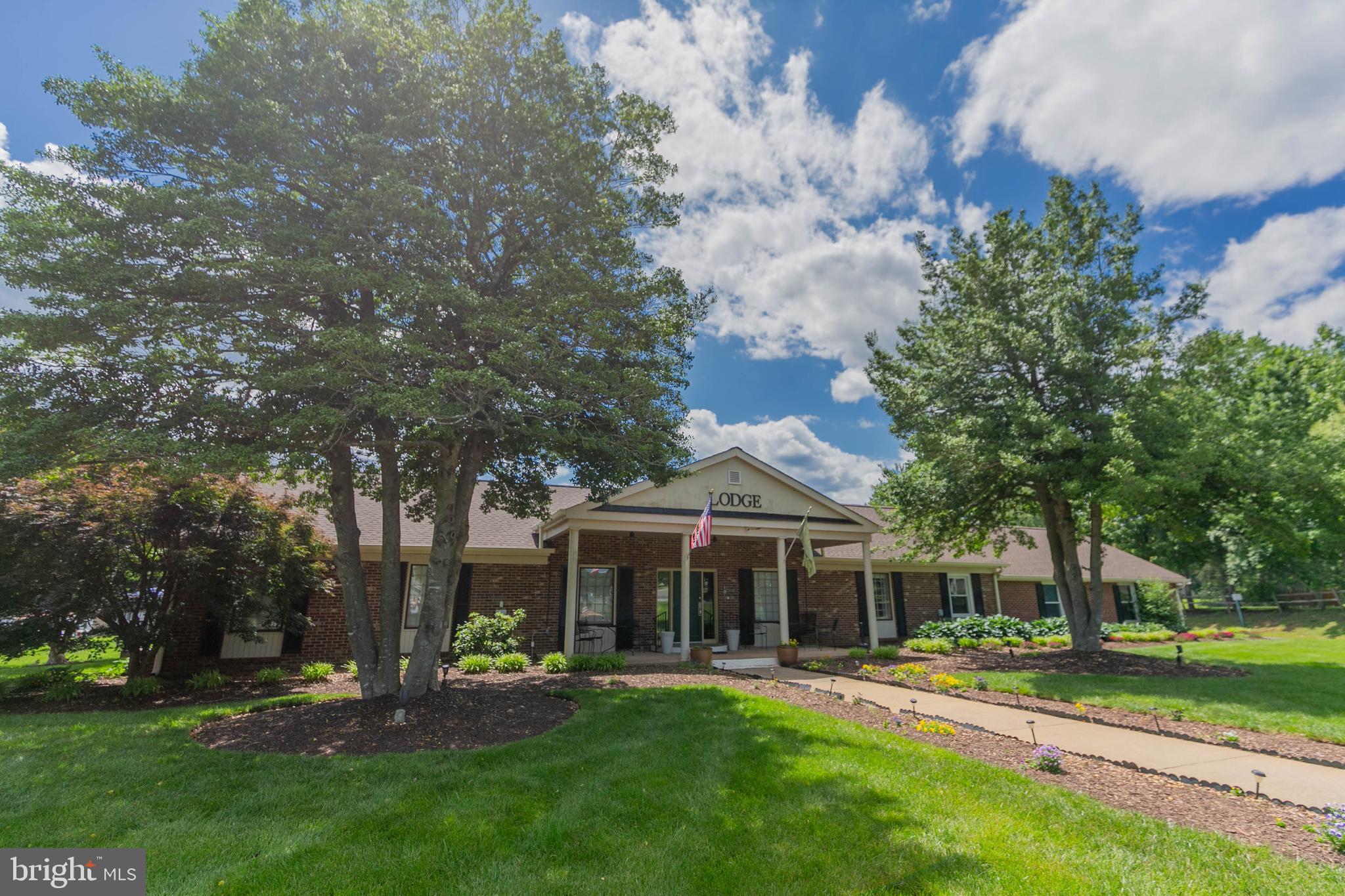 LAKE CAROLINE - Residential