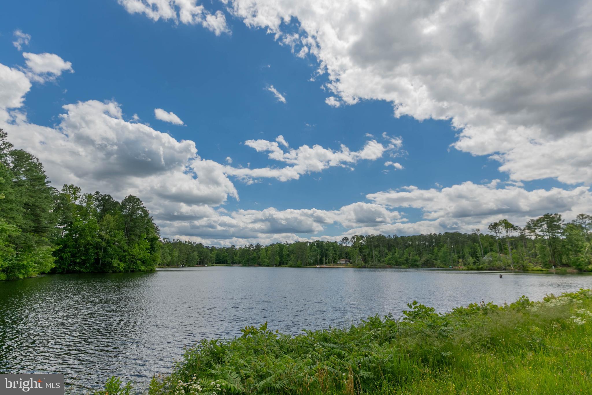 LAKE CAROLINE - Residential