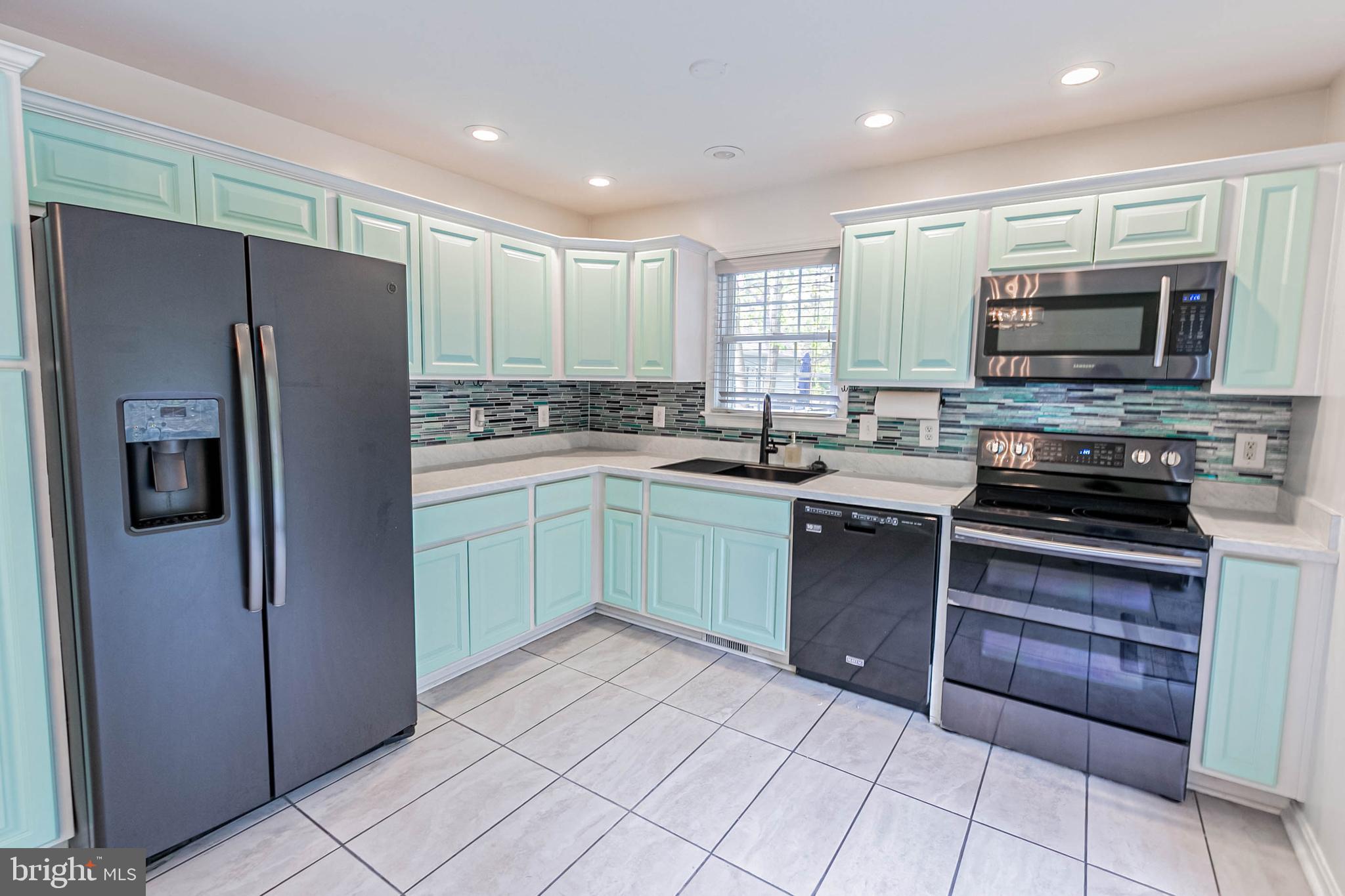 LAKE CAROLINE - Residential