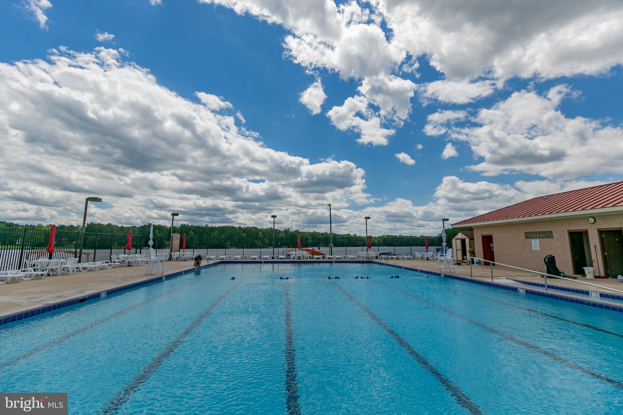 LAKE CAROLINE - Residential