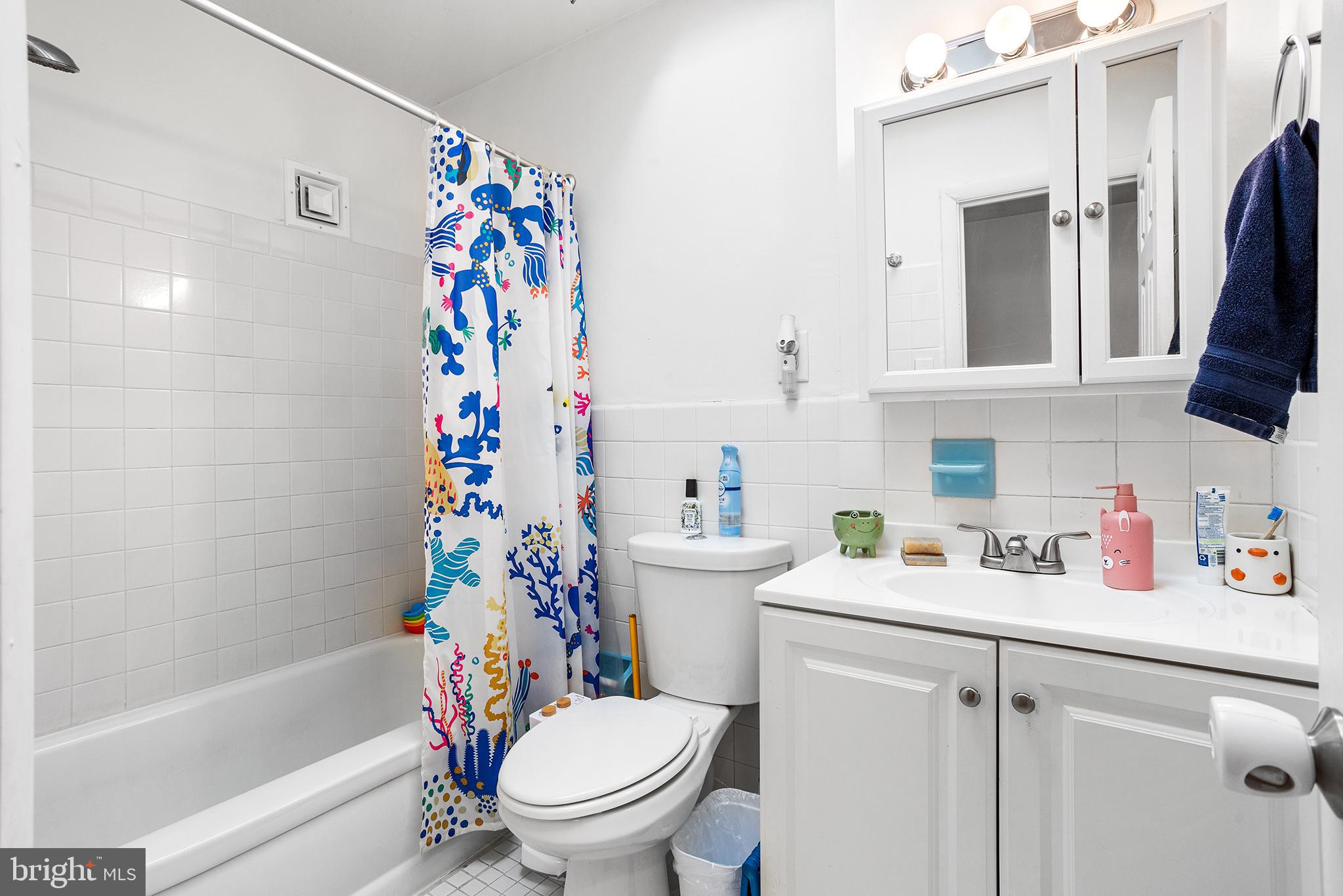 ROXBOROUGH - Residential