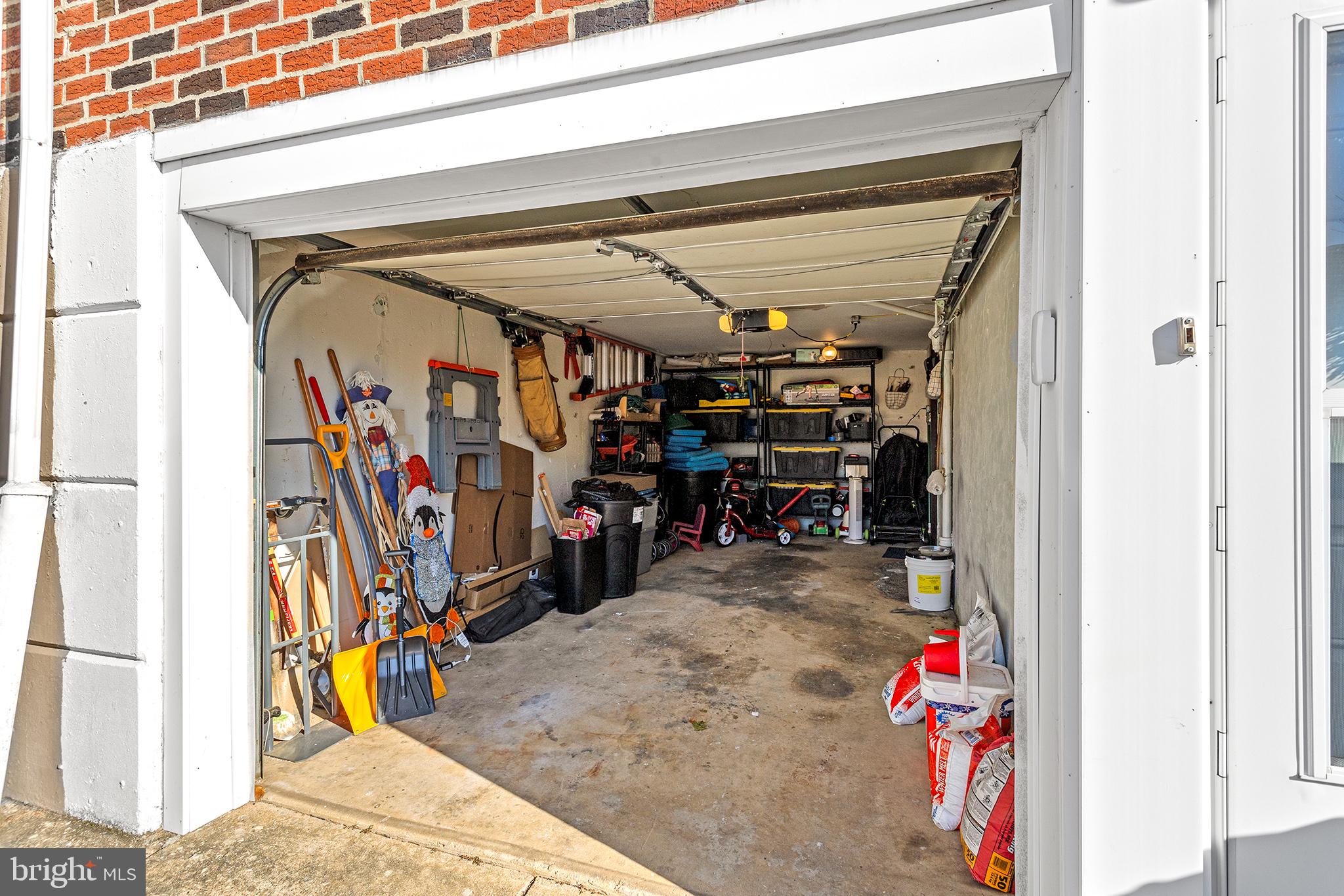 ROXBOROUGH - Residential