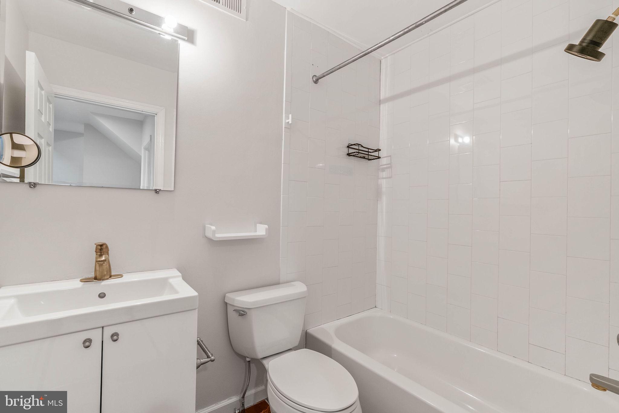 FAIRMOUNT - Residential Lease