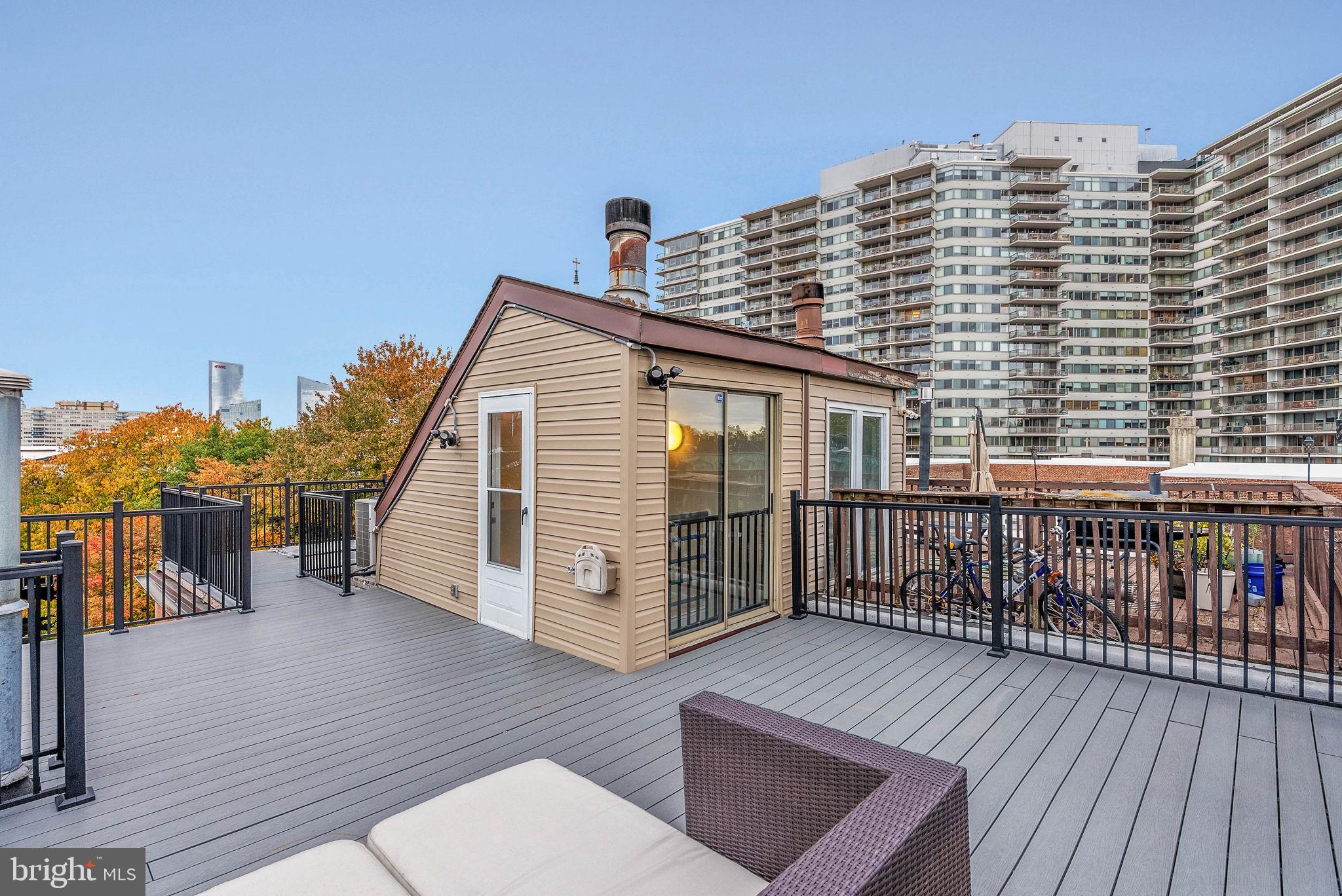 FAIRMOUNT - Residential Lease