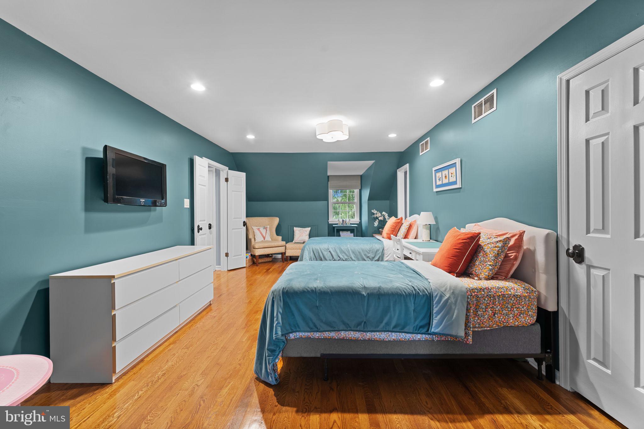 WILLOWMERE - Residential