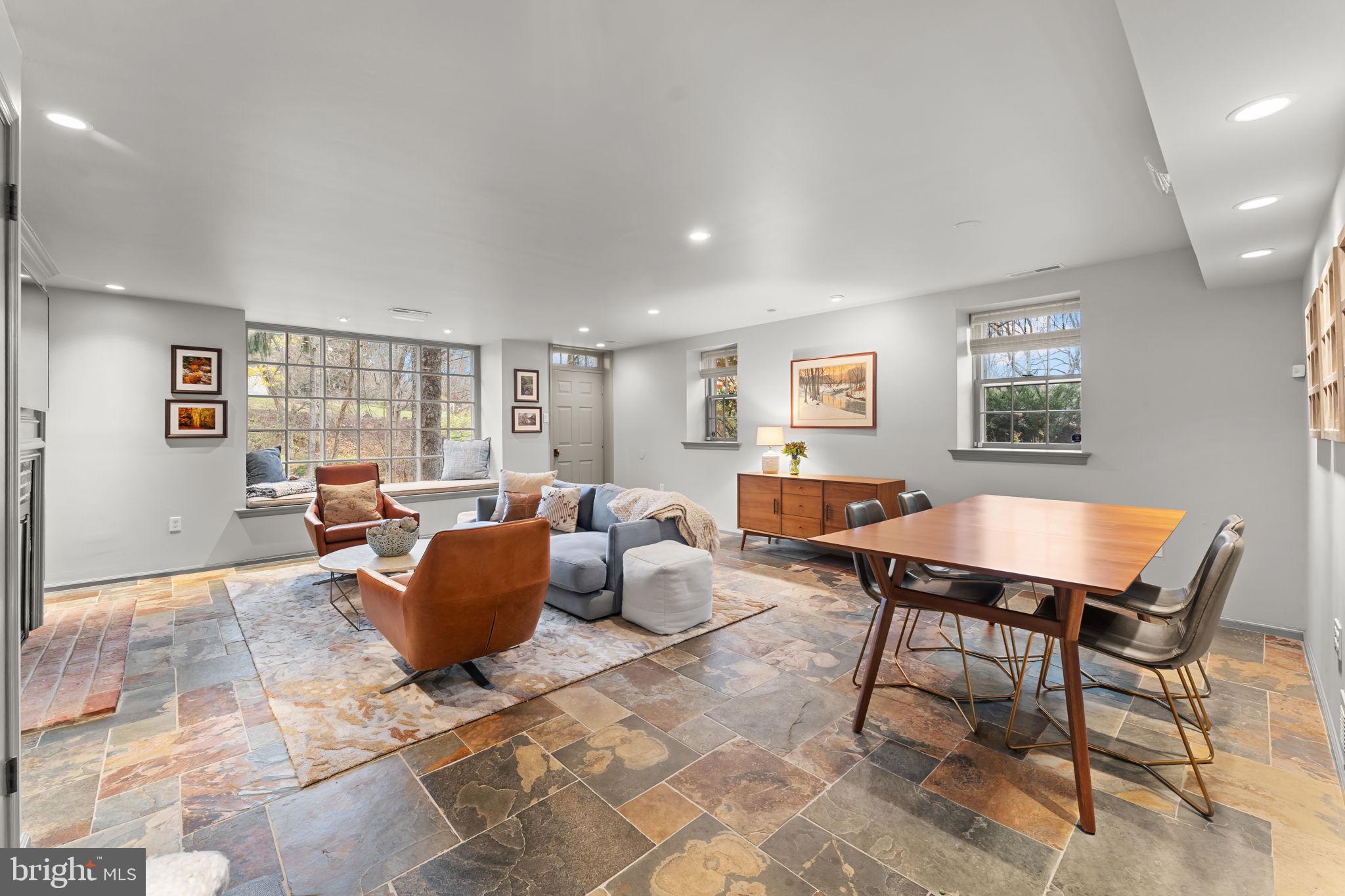 WILLOWMERE - Residential