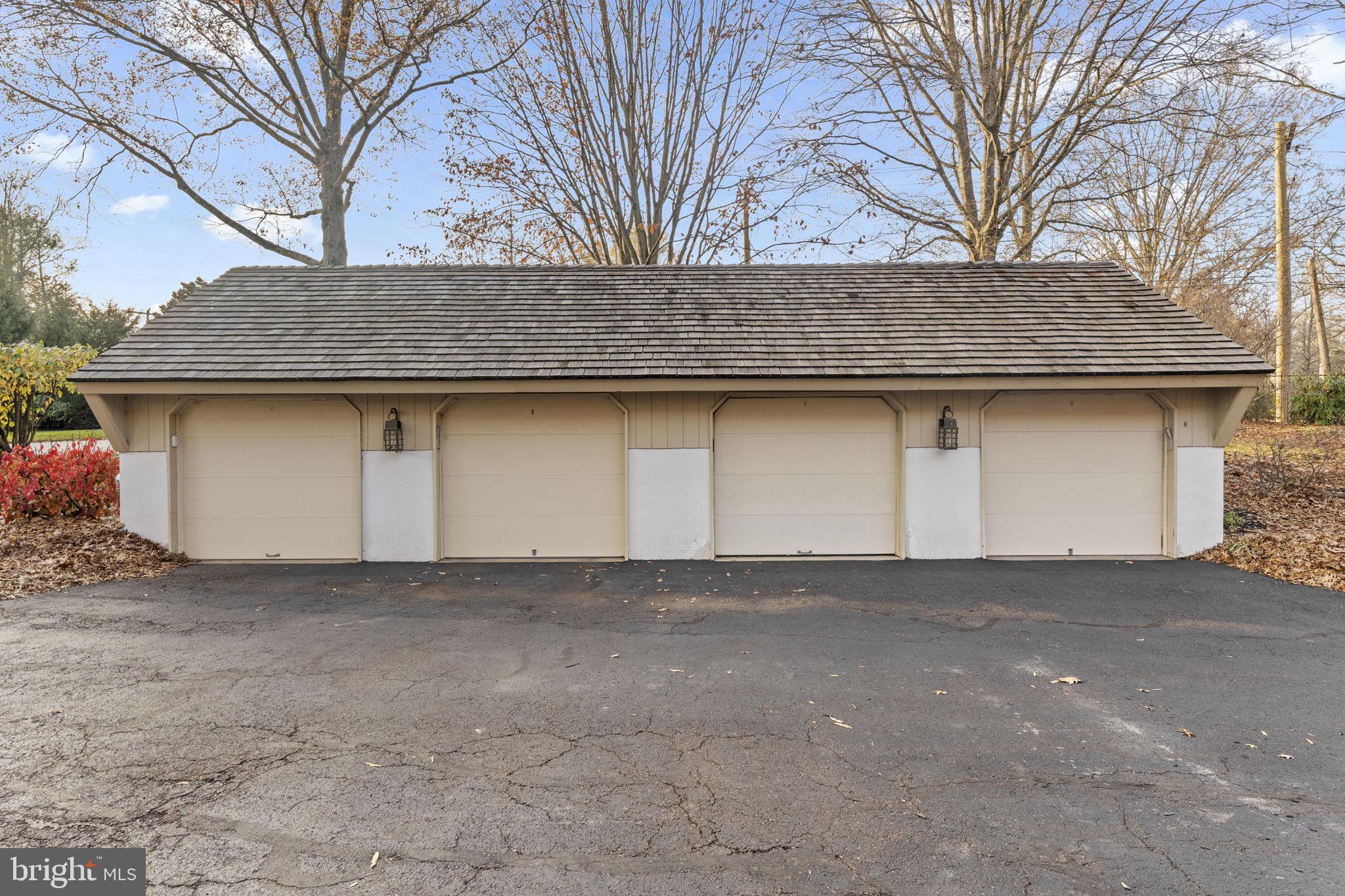 WILLOWMERE - Residential