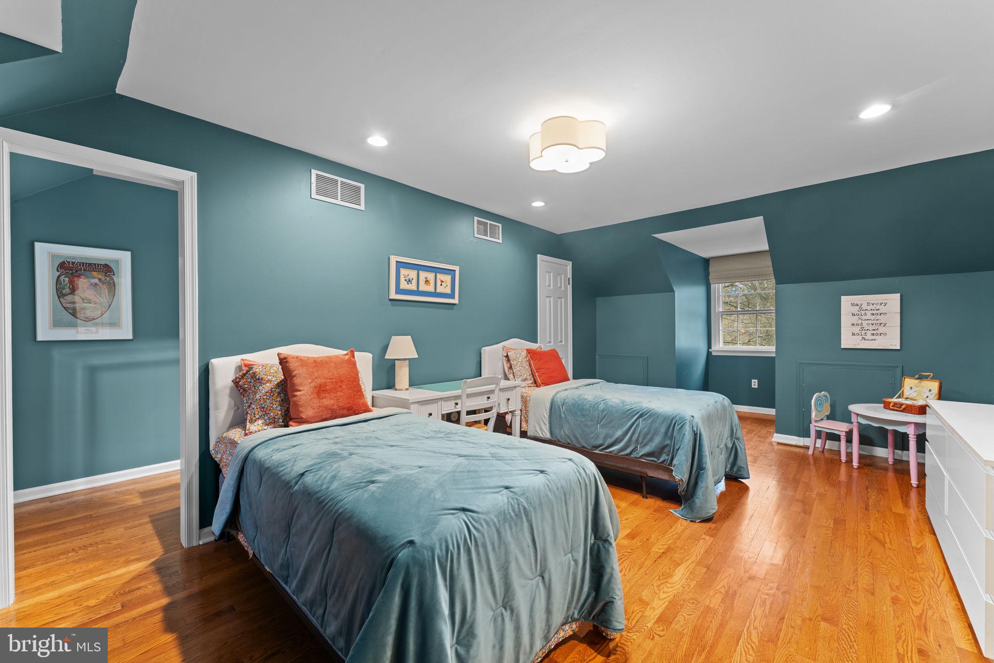 WILLOWMERE - Residential