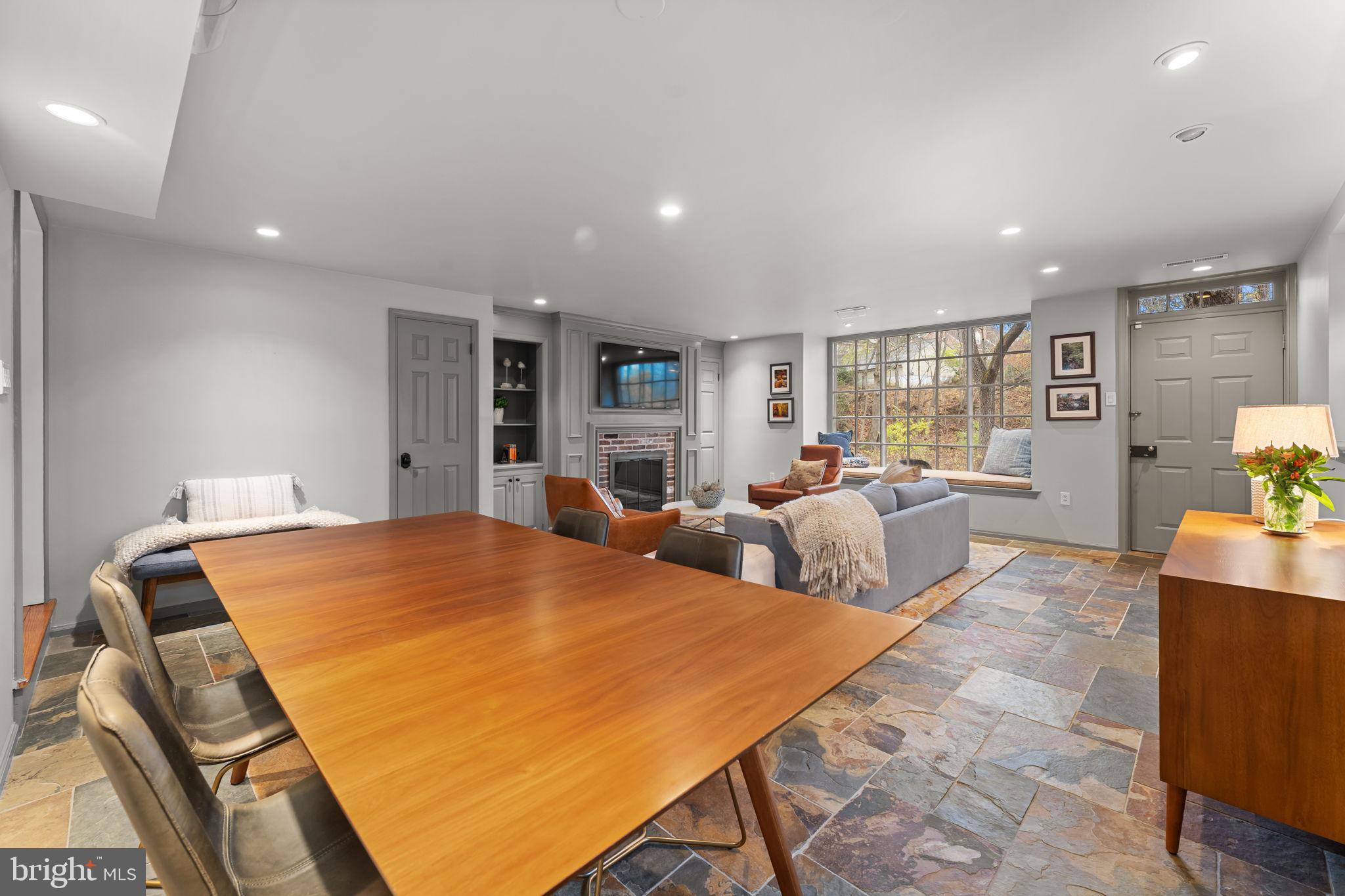 WILLOWMERE - Residential