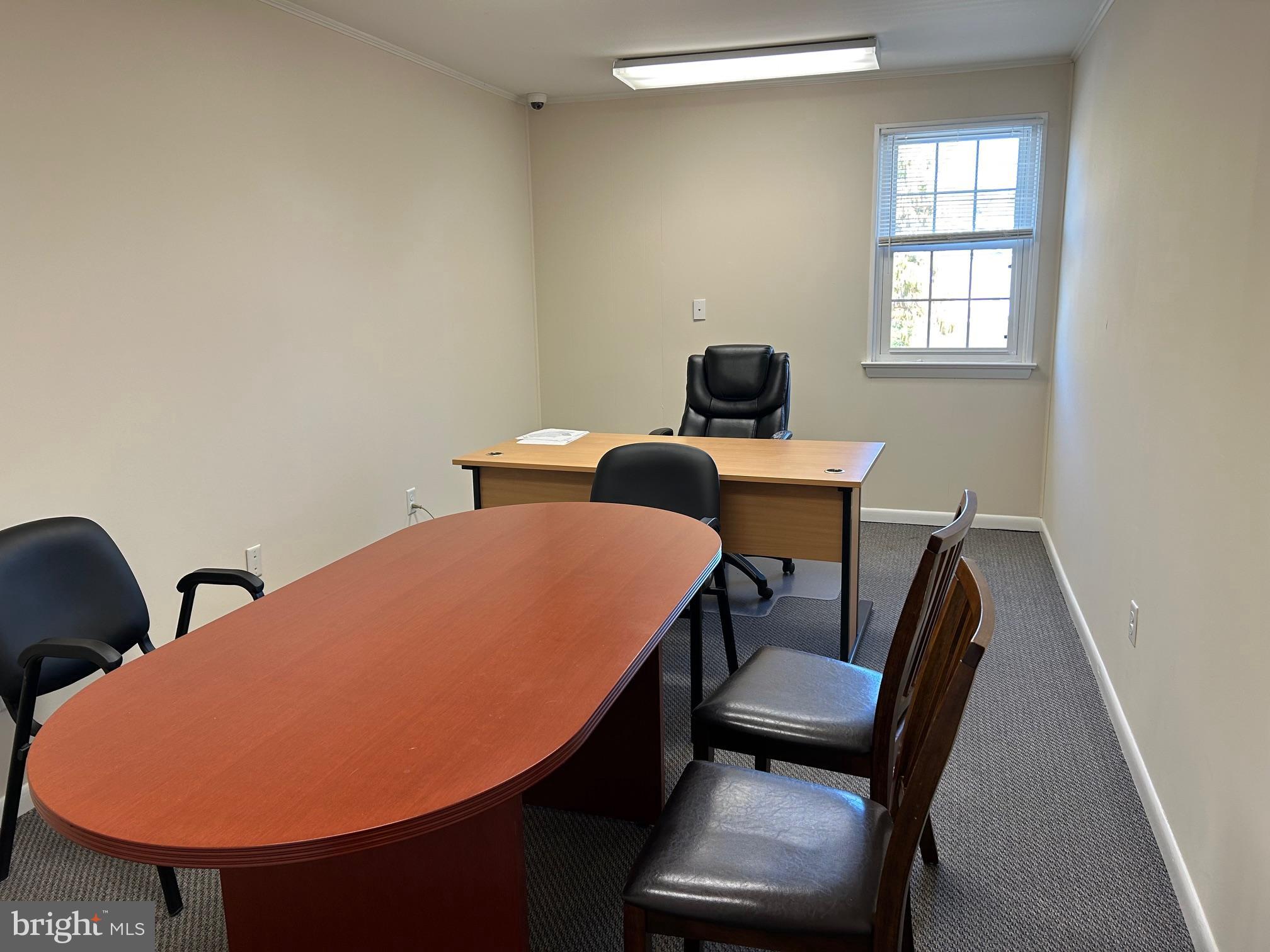 407 W LINCOLN HIGHWAY