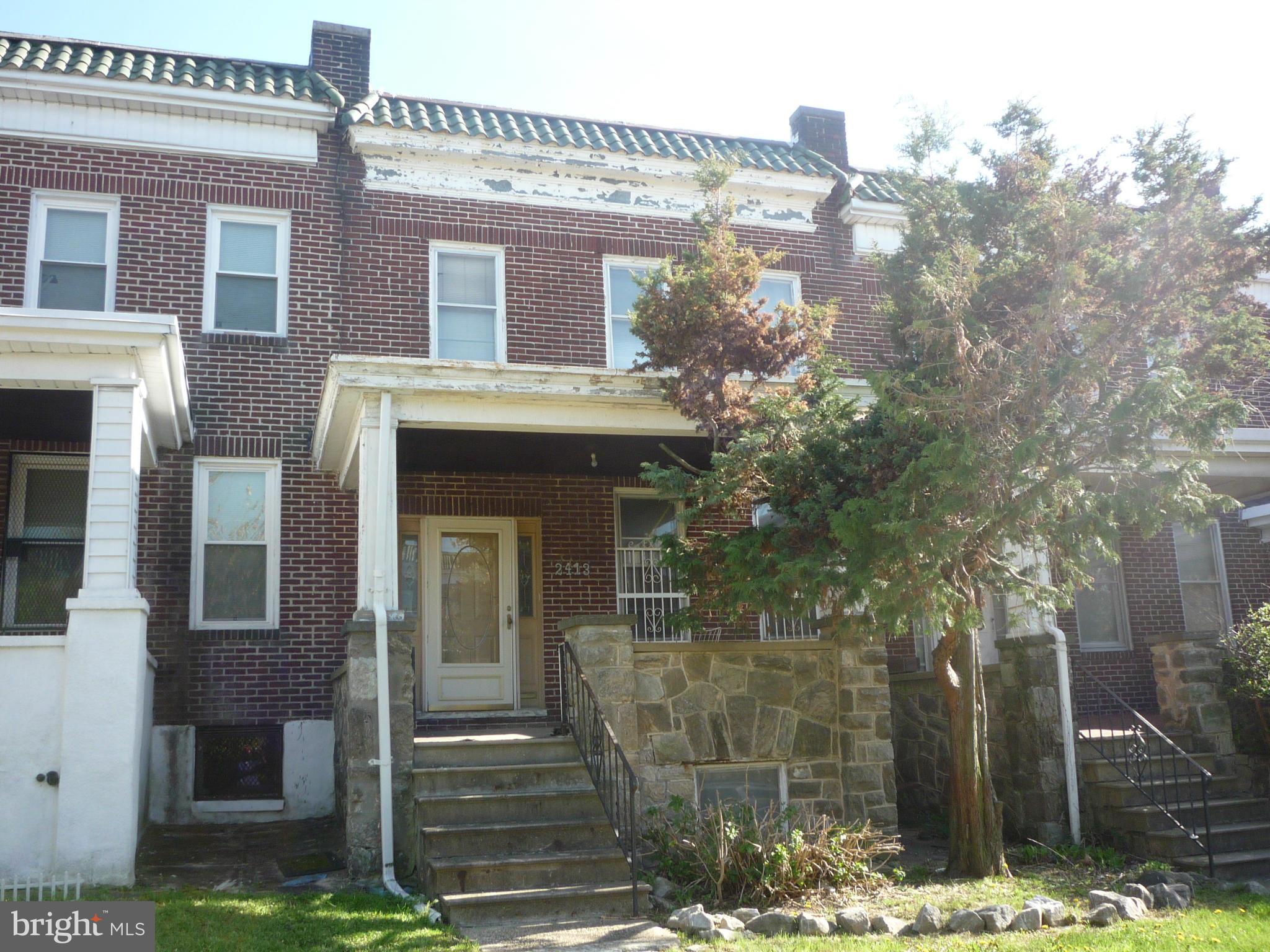 **INVESTOR ALERT**JUST REDUCED ANOTHER $10k**GREAT FULL REHAB POTENTIAL FOR THIS INTERIOR ROWHOME. SOME REPLACEMENT WINDOWS, LARGE FRONT PORCH, FENCED REAR YARD. *FHA 203K POSSIBILITY/REHAB LOAN* *HIGHLY MOTIVATED SELLERS*