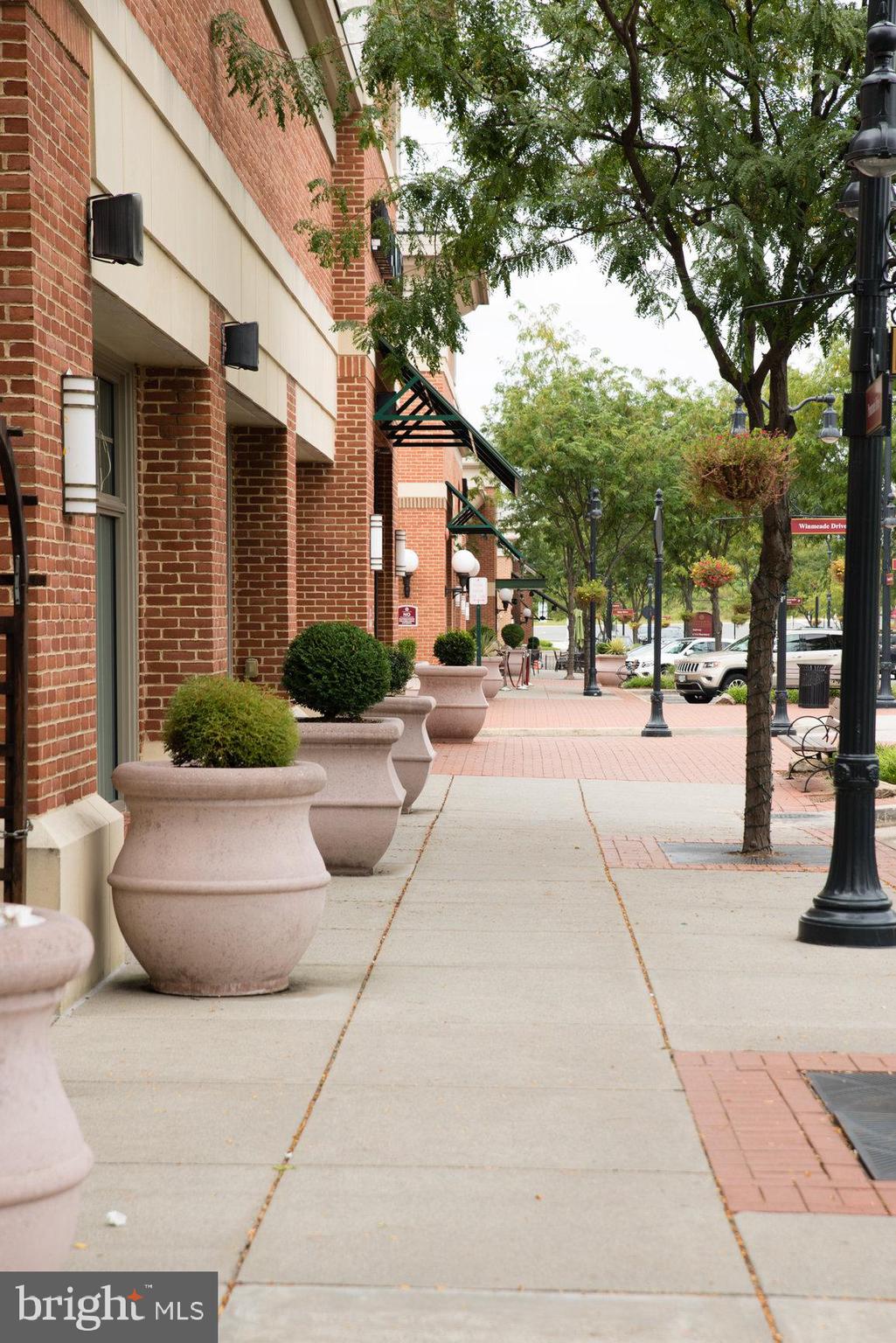 LANSDOWNE TOWN CENTER - Residential