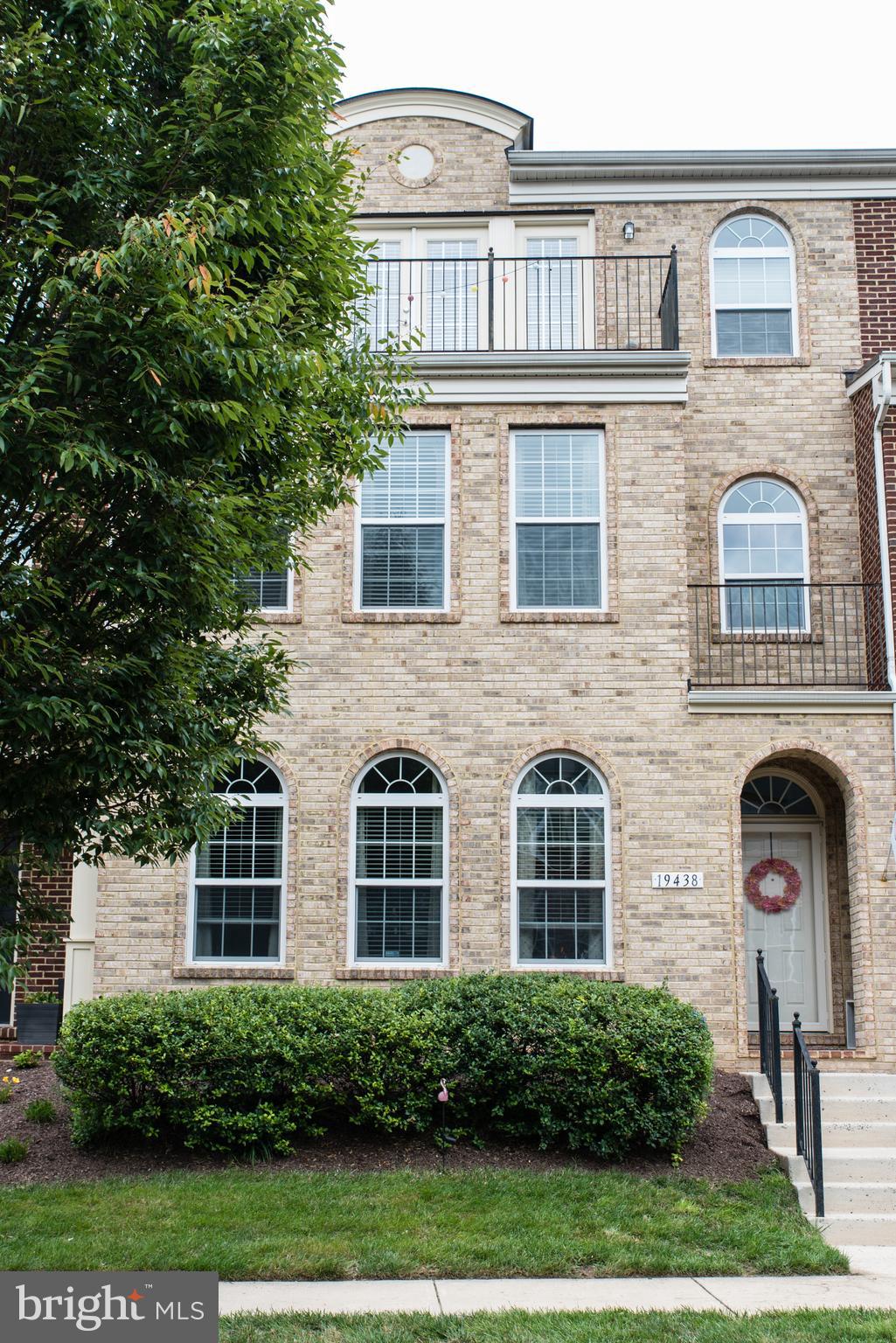 LANSDOWNE TOWN CENTER - Residential