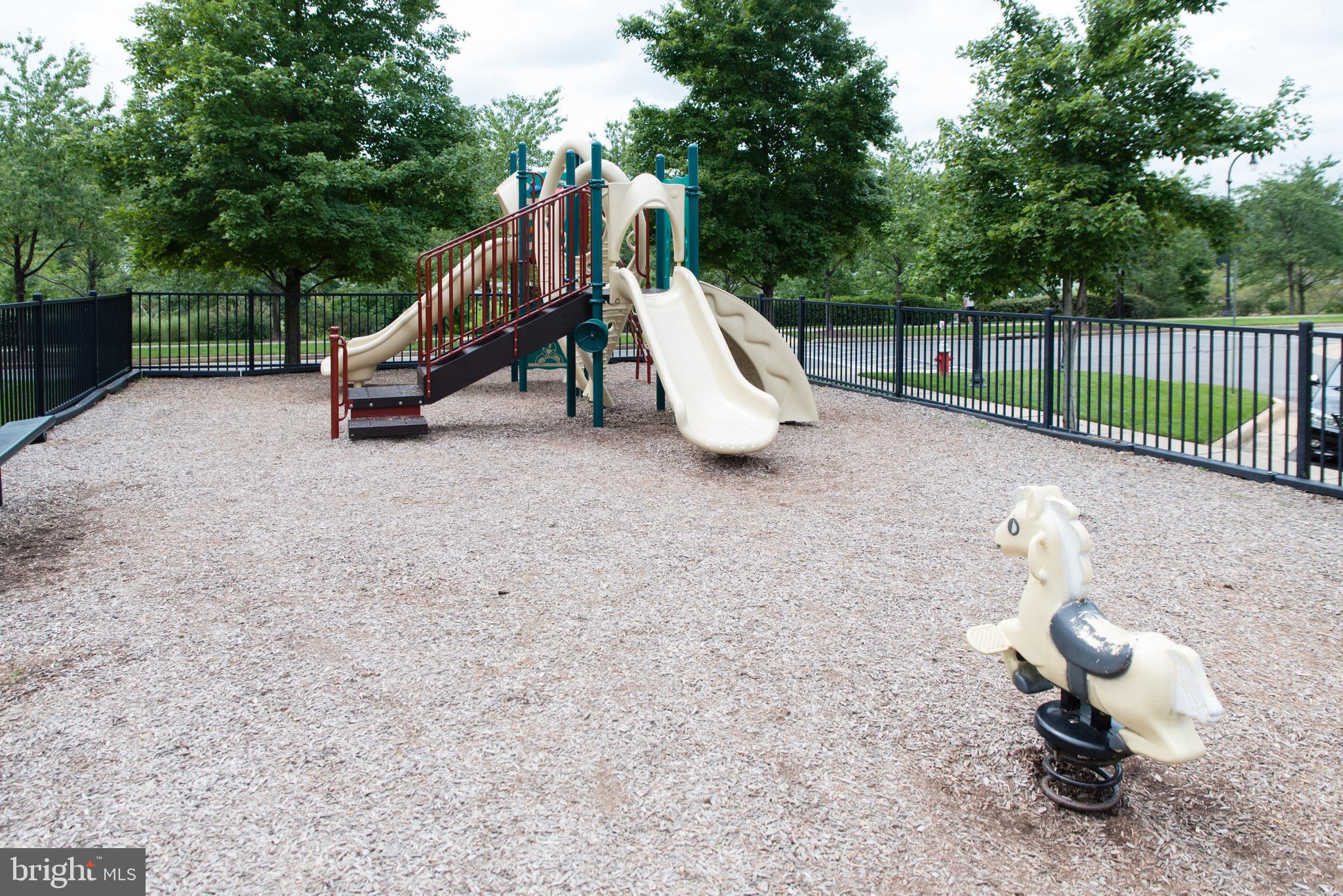 LANSDOWNE TOWN CENTER - Residential