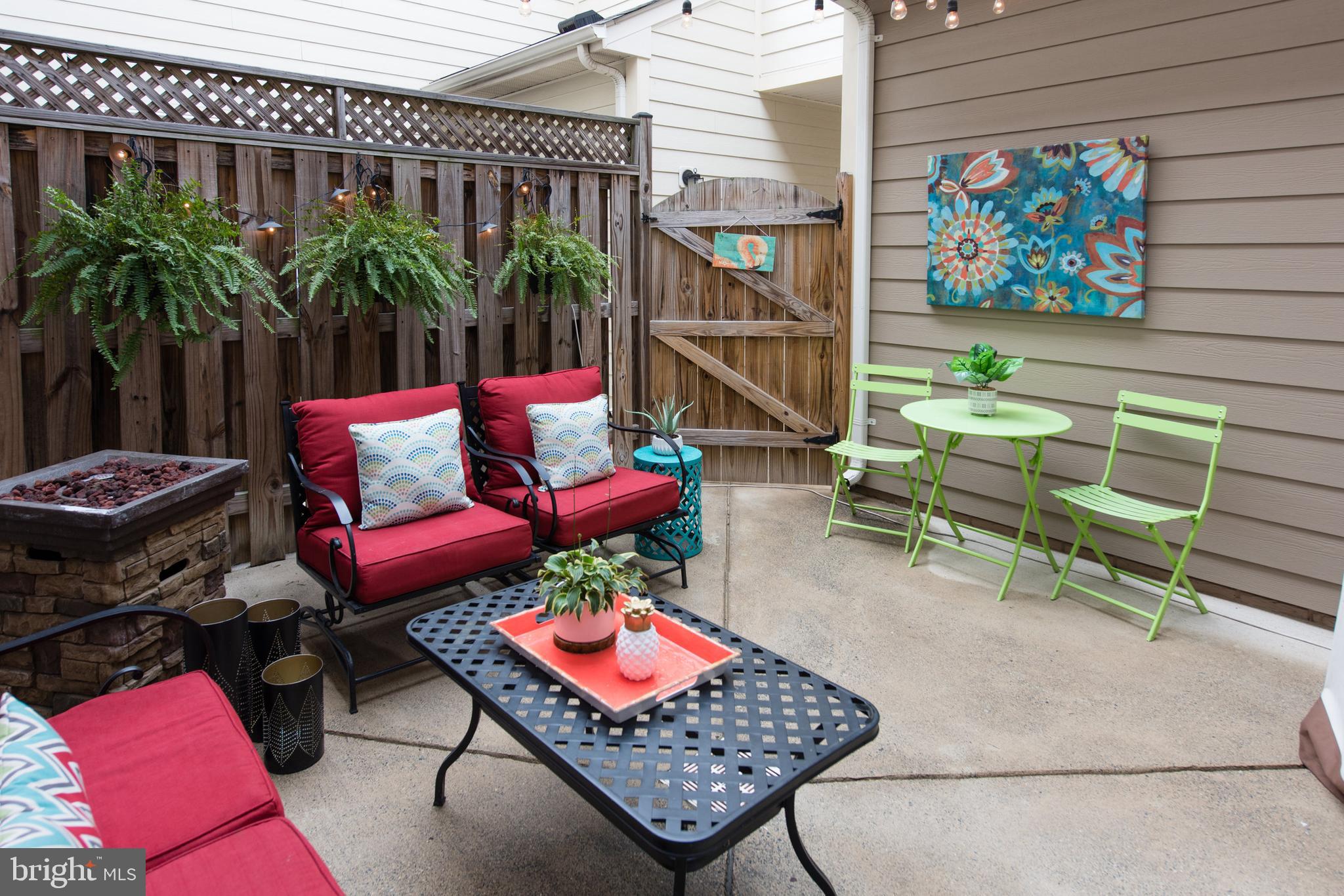 LANSDOWNE TOWN CENTER - Residential