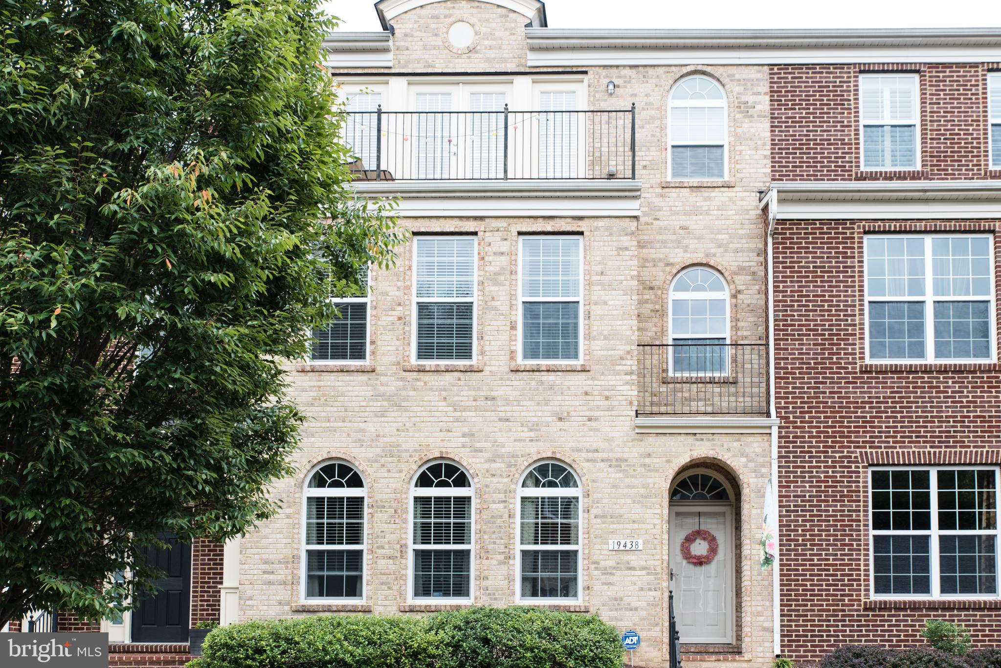 LANSDOWNE TOWN CENTER - Residential