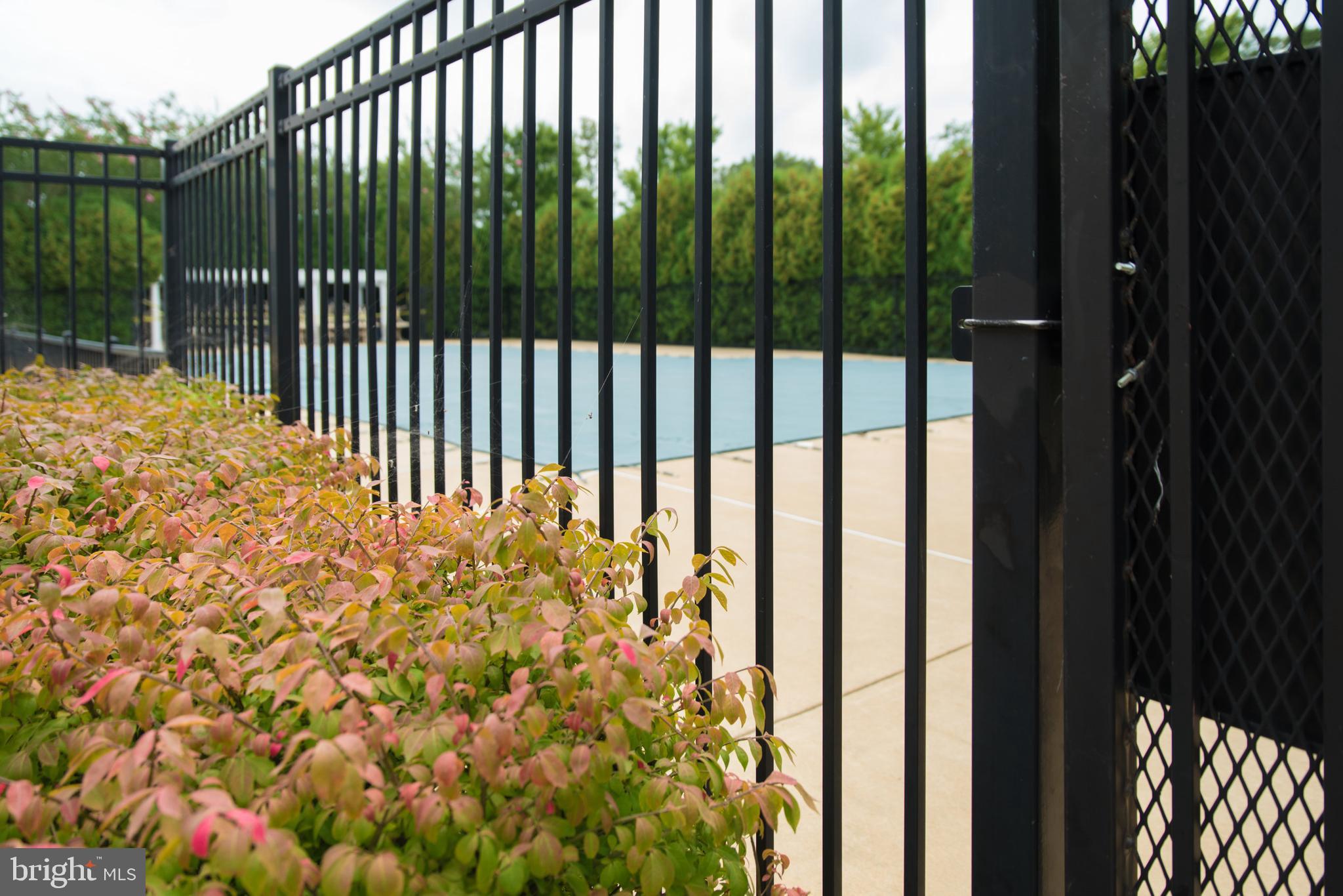 LANSDOWNE TOWN CENTER - Residential