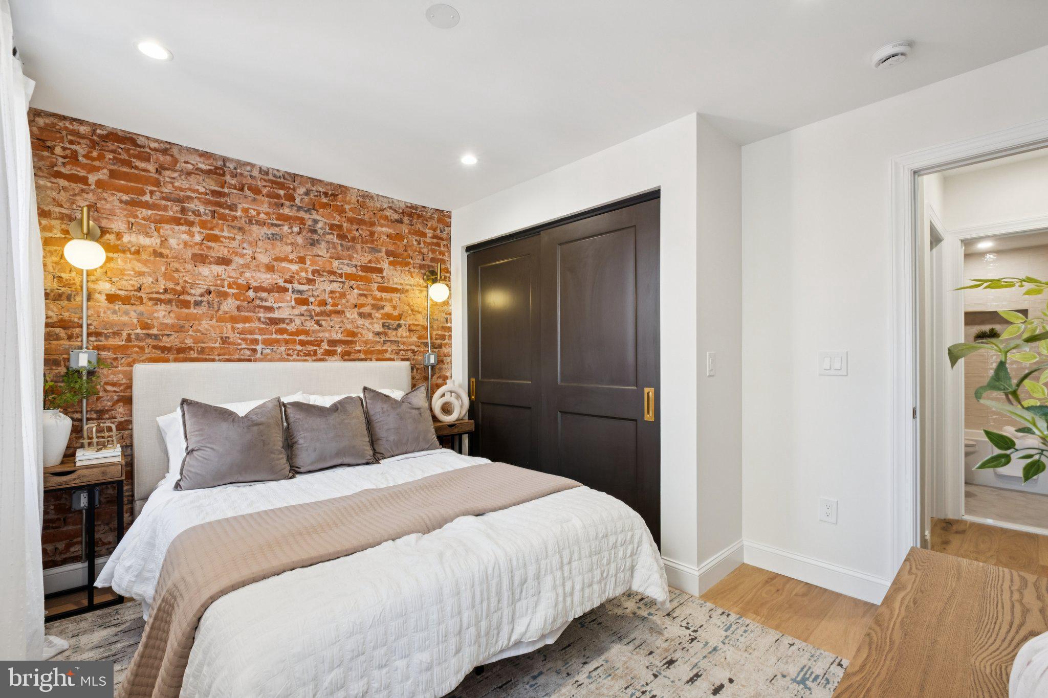 OLDE KENSINGTON - Residential